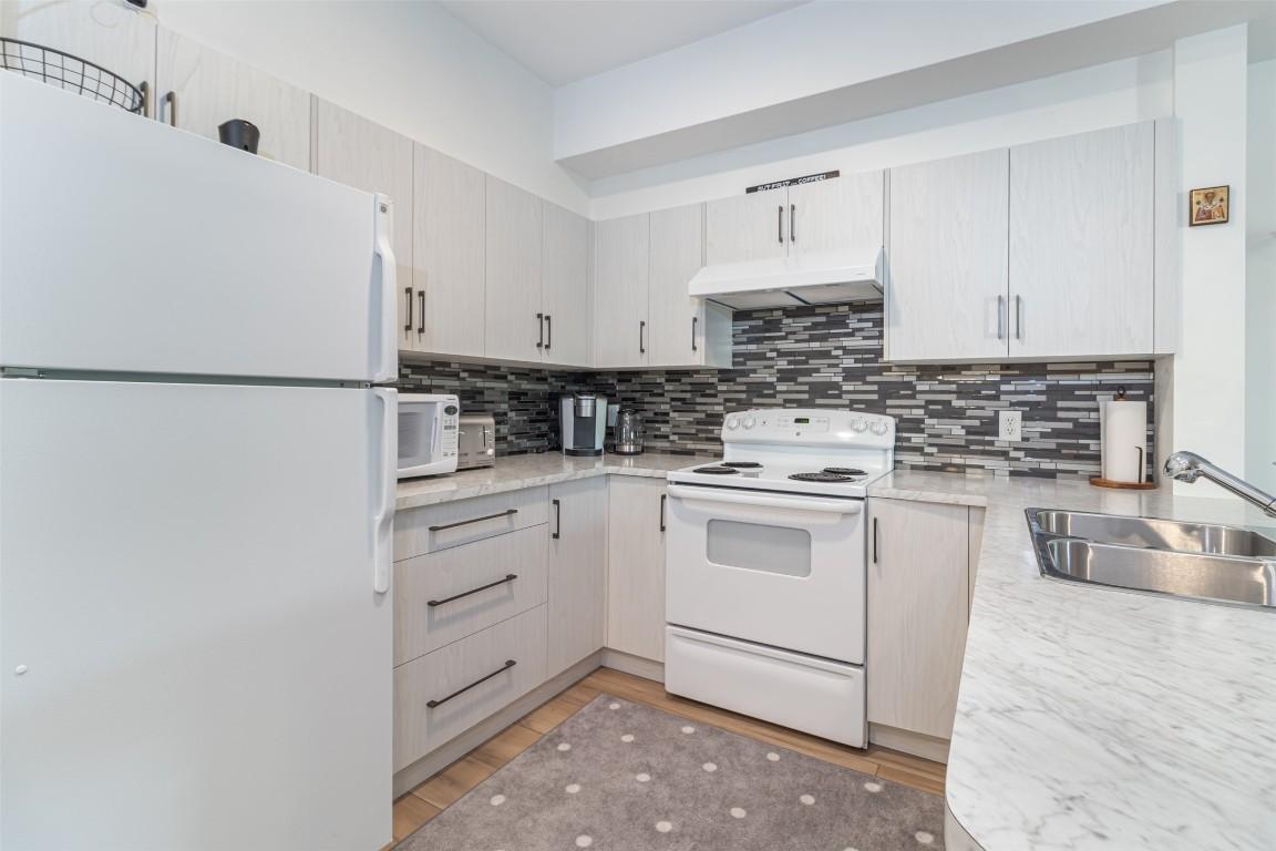









1873


Country Club

Drive, 2207,
Kelowna,




BC
V1V 2A7

