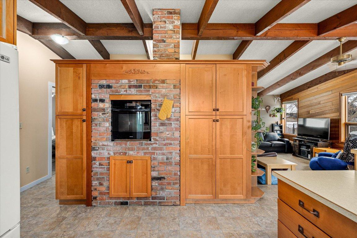 









14231


East Hill

Road,
Lake Country,




BC
V4V 2B9

