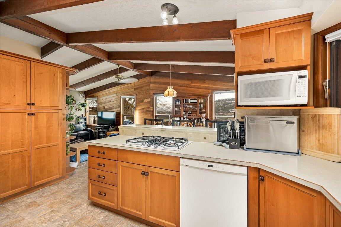 









14231


East Hill

Road,
Lake Country,




BC
V4V 2B9

