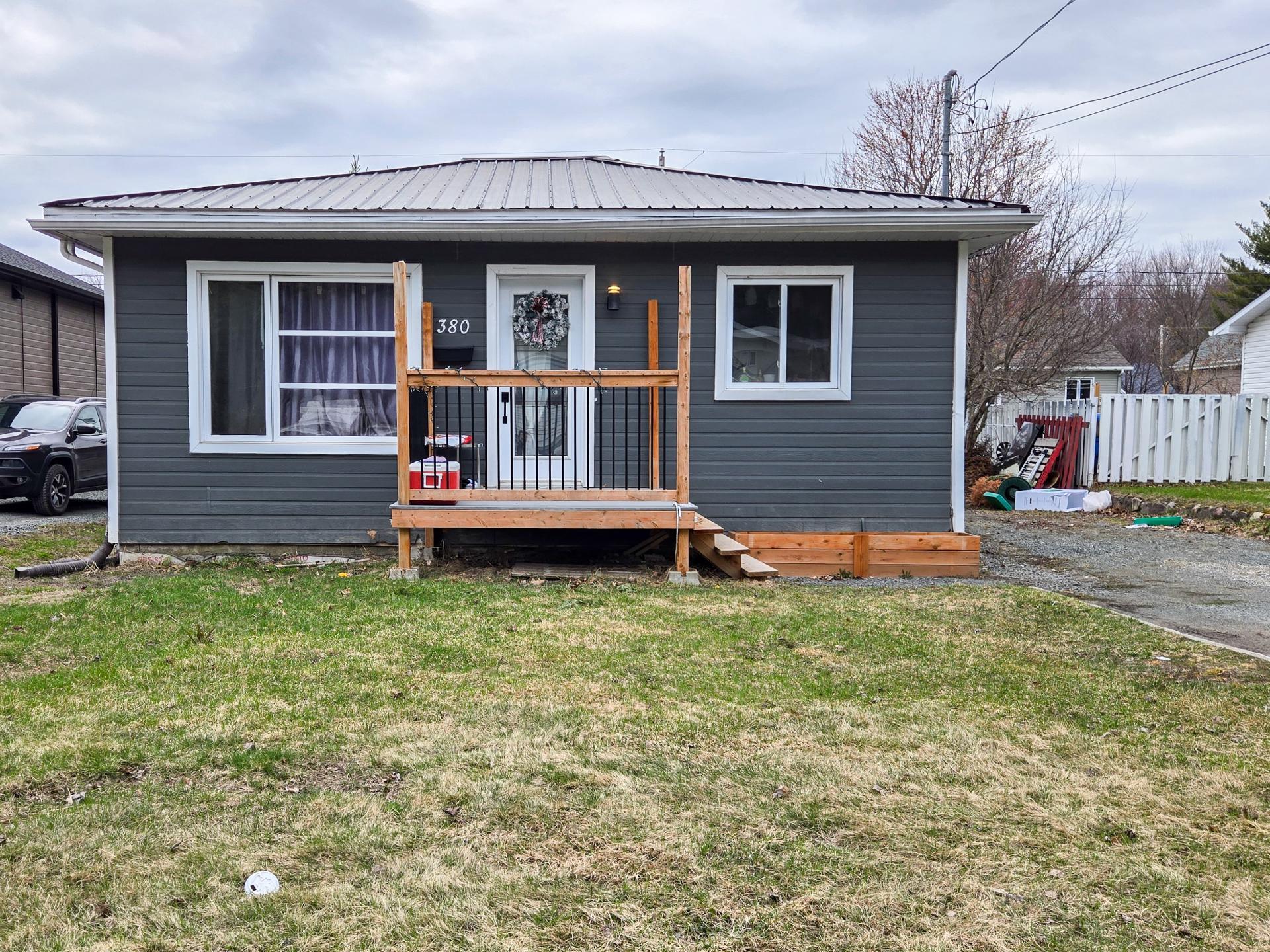 









380


Boul. de l'Aéroparc

,
Lachute,




QC
J8H2V8

