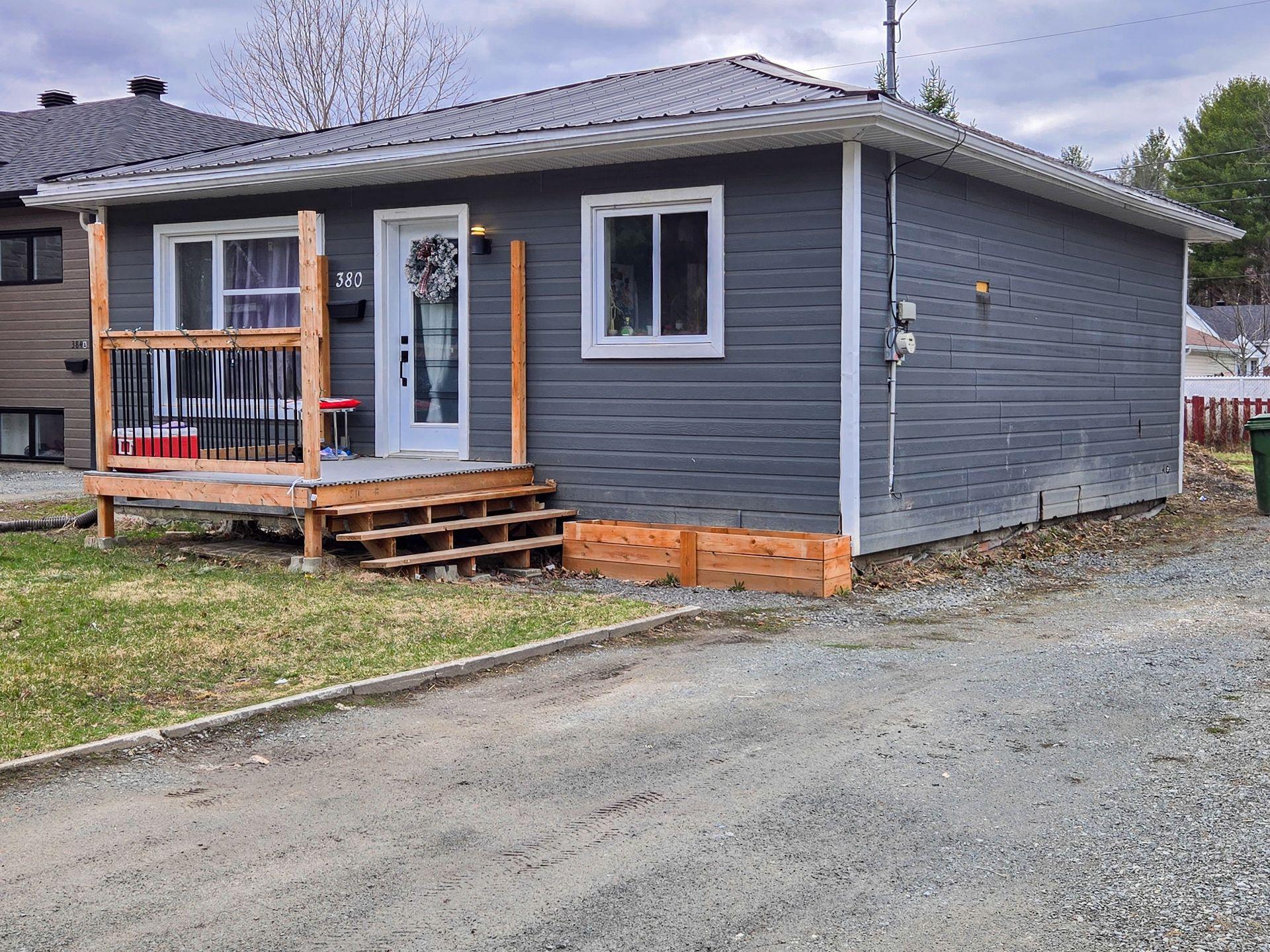 









380


Boul. de l'Aéroparc

,
Lachute,




QC
J8H2V8


