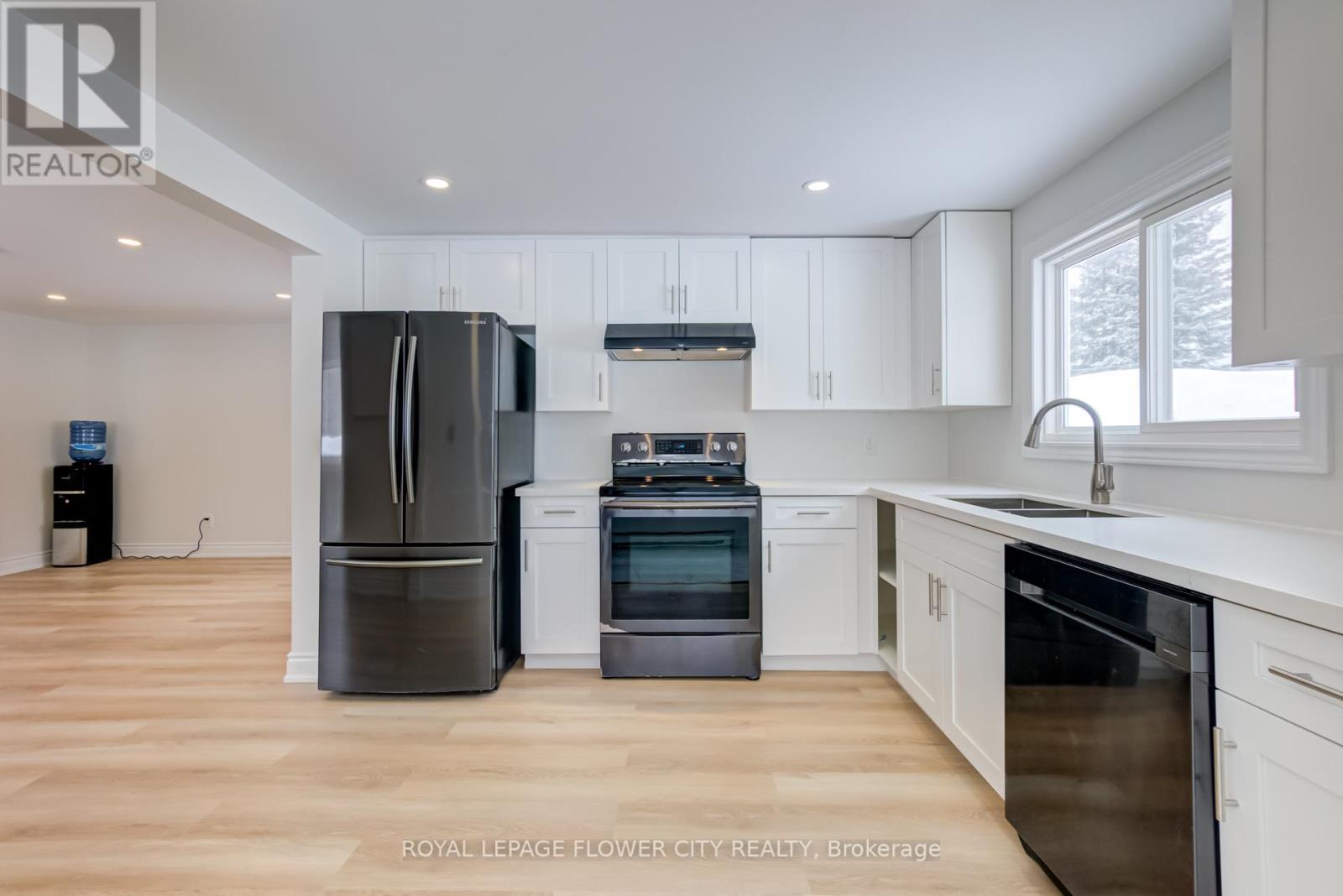 












7826 LAKE JOSPEH ROAD

,
Georgian Bay,




Ontario
P0B1K0

