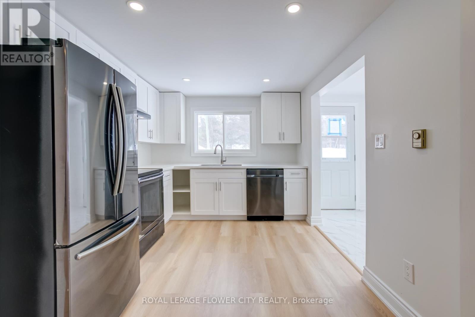 












7826 LAKE JOSPEH ROAD

,
Georgian Bay,




Ontario
P0B1K0

