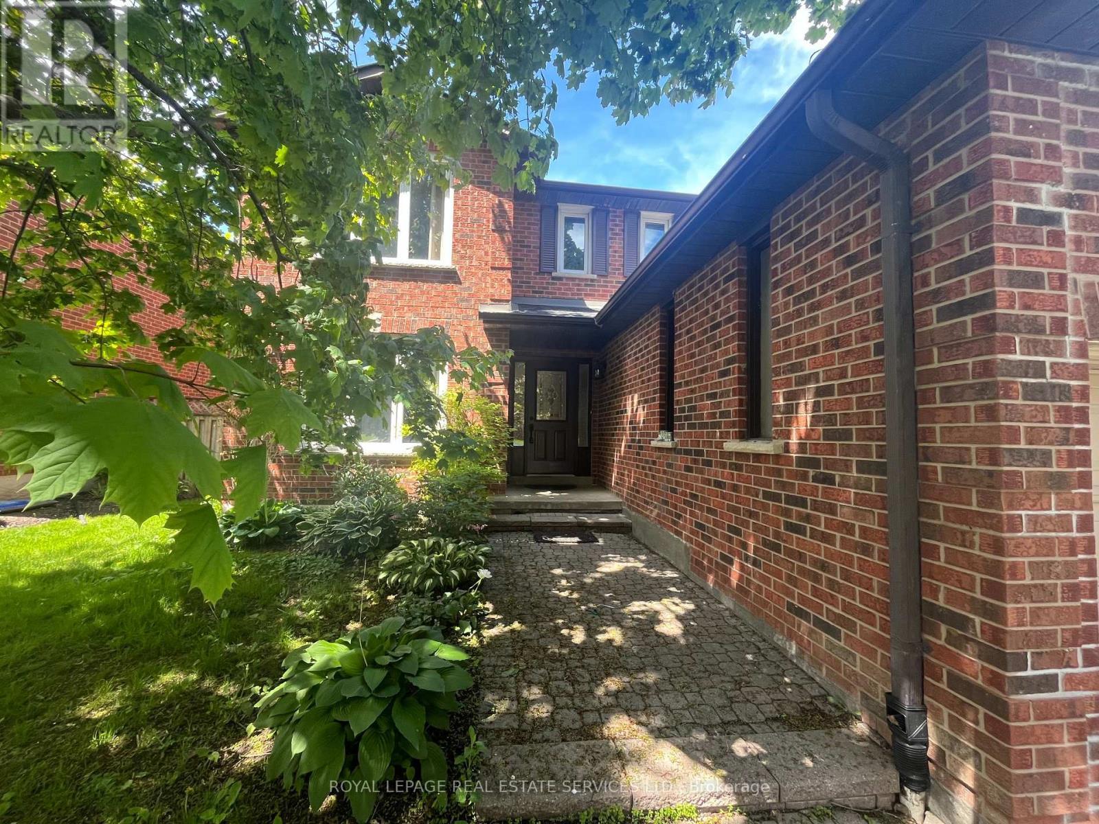 












79 DORIS CRESCENT

,
Newmarket,




Ontario
L3Y7V5

