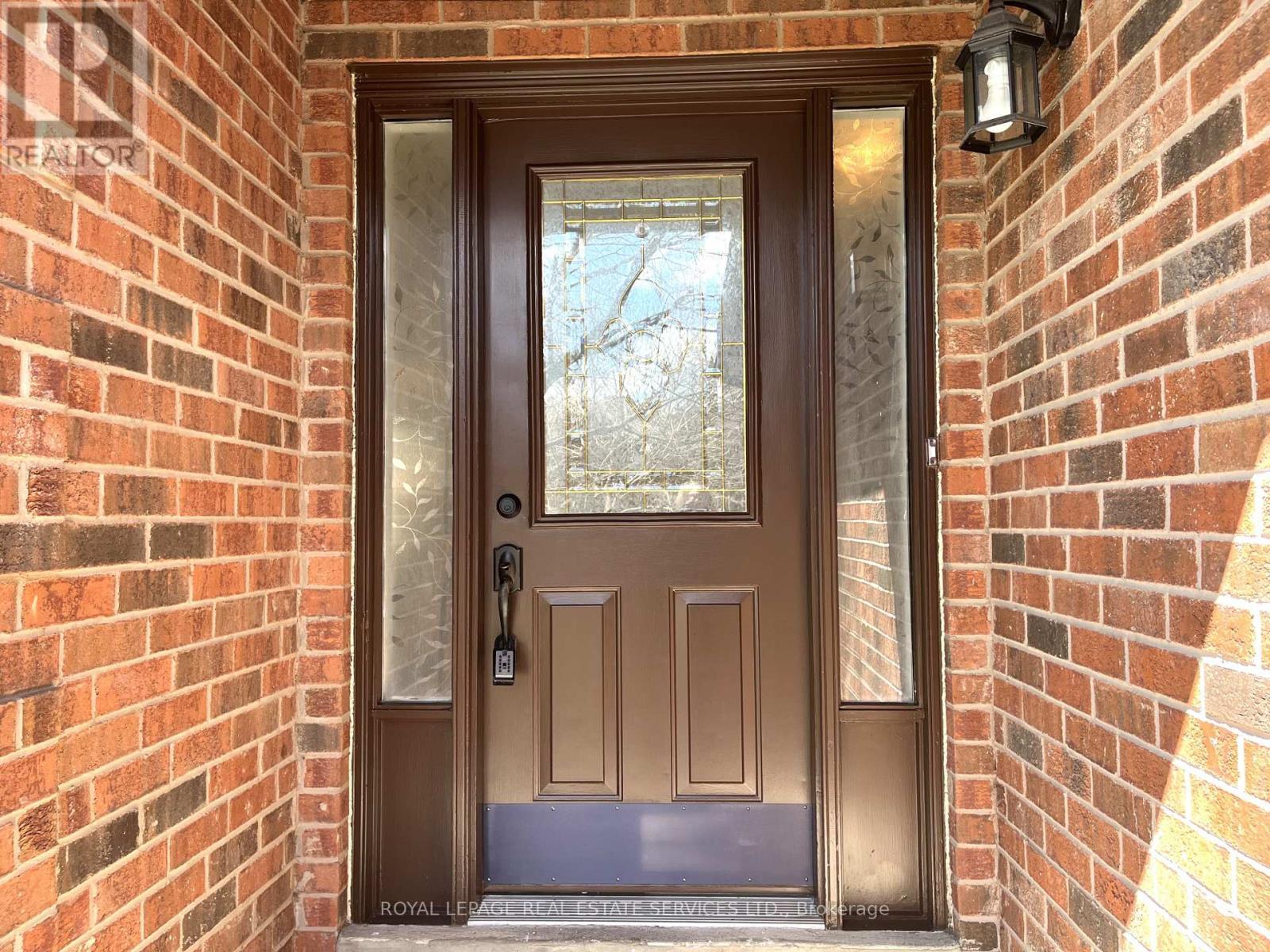 












79 DORIS CRESCENT

,
Newmarket,




Ontario
L3Y7V5

