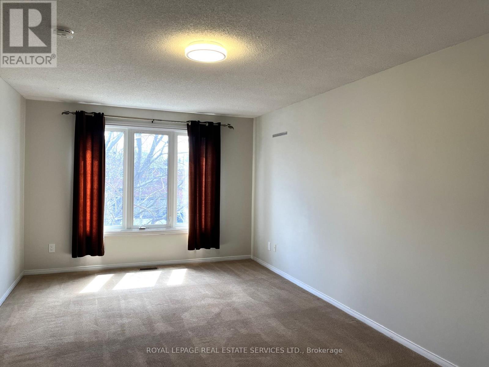 












79 DORIS CRESCENT

,
Newmarket,




Ontario
L3Y7V5

