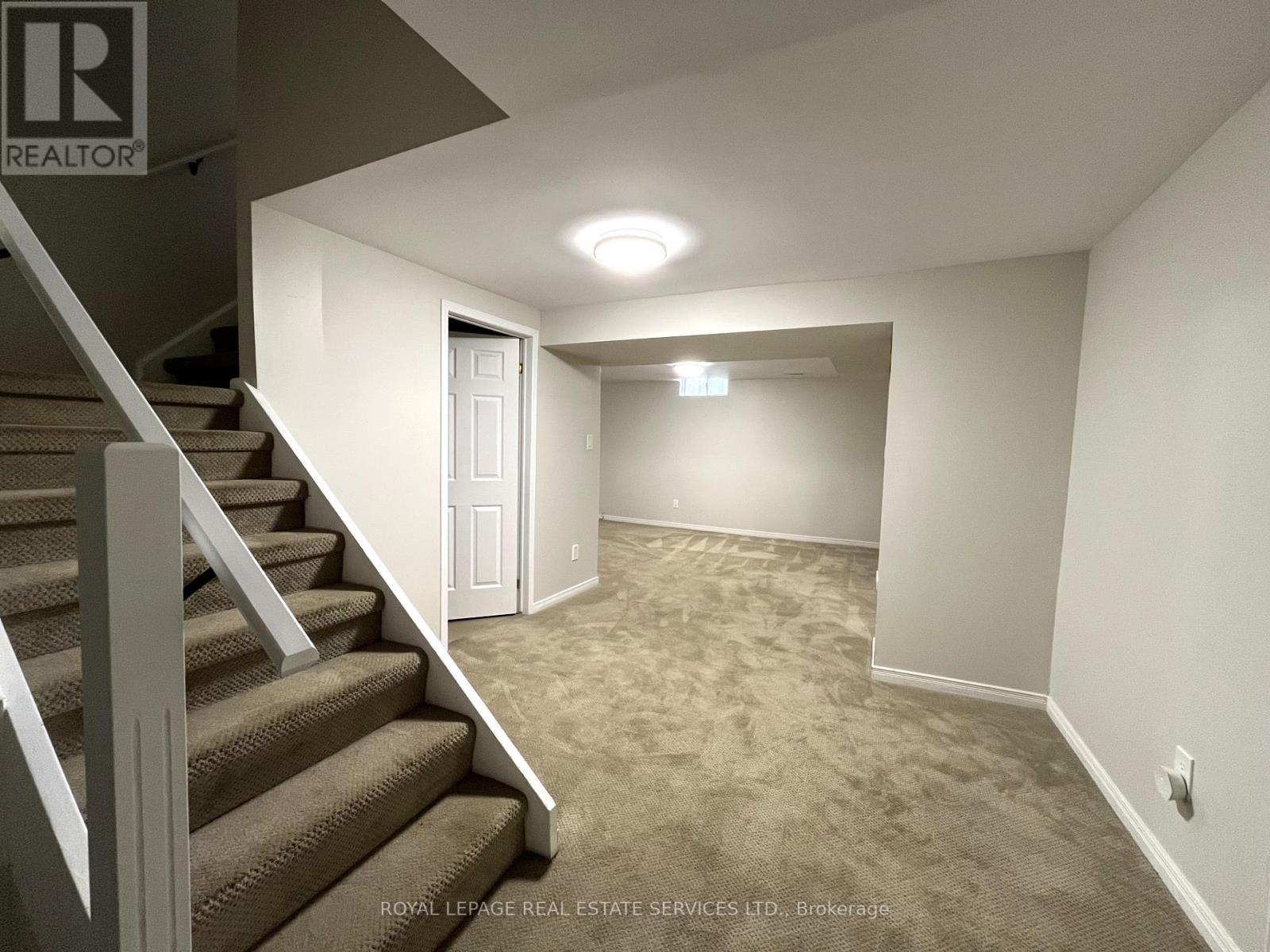 












79 DORIS CRESCENT

,
Newmarket,




Ontario
L3Y7V5

