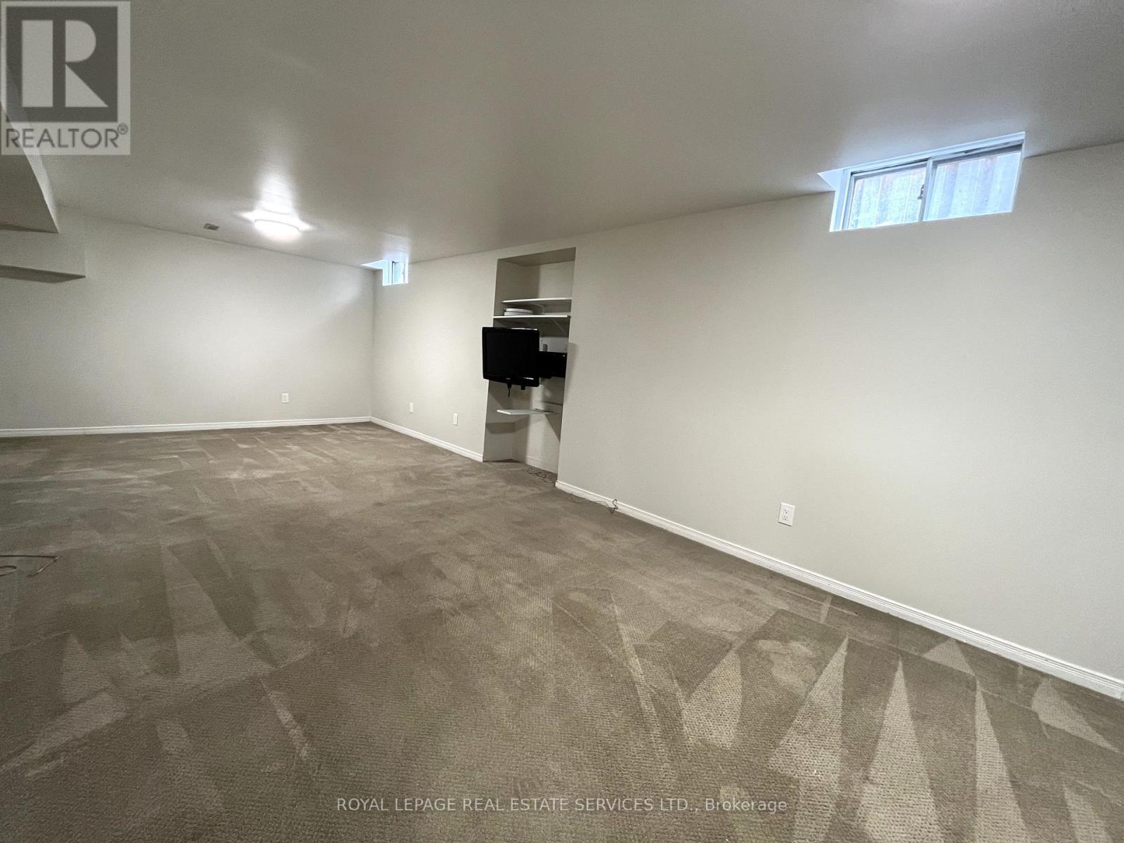 












79 DORIS CRESCENT

,
Newmarket,




Ontario
L3Y7V5

