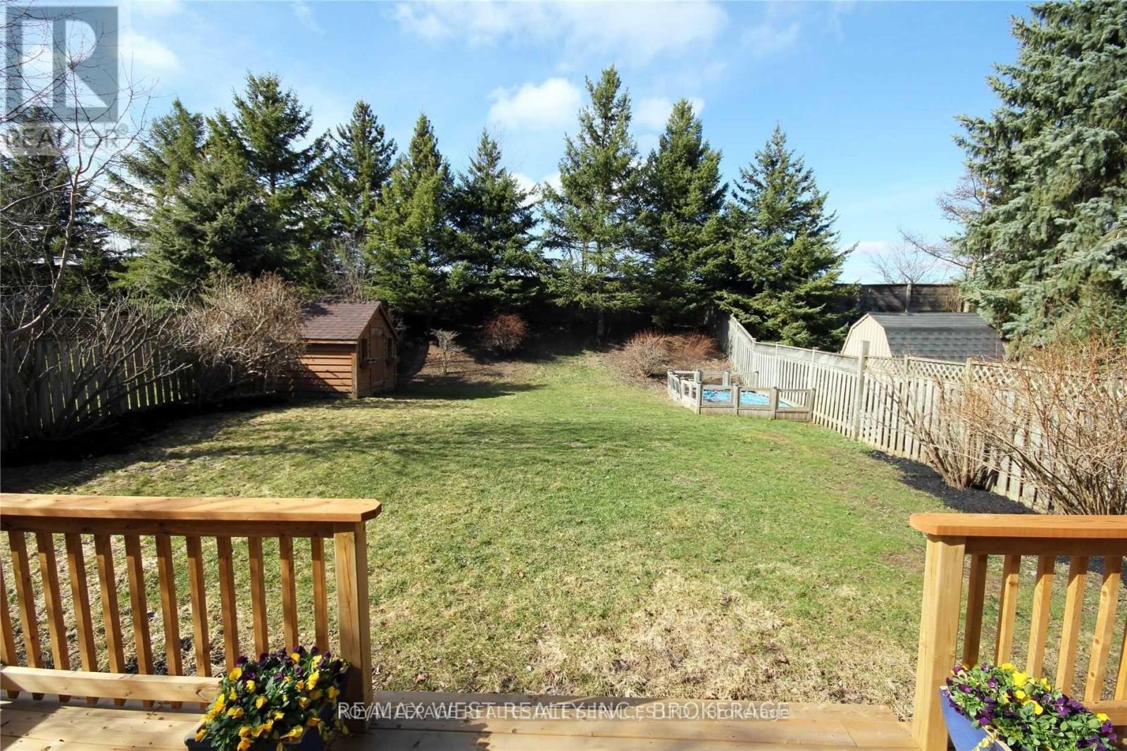












79 DORIS CRESCENT

,
Newmarket,




Ontario
L3Y7V5

