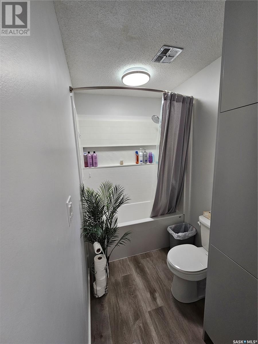 












432 E Road Allowance

,
Leader,




Saskatchewan
S0N1H0

