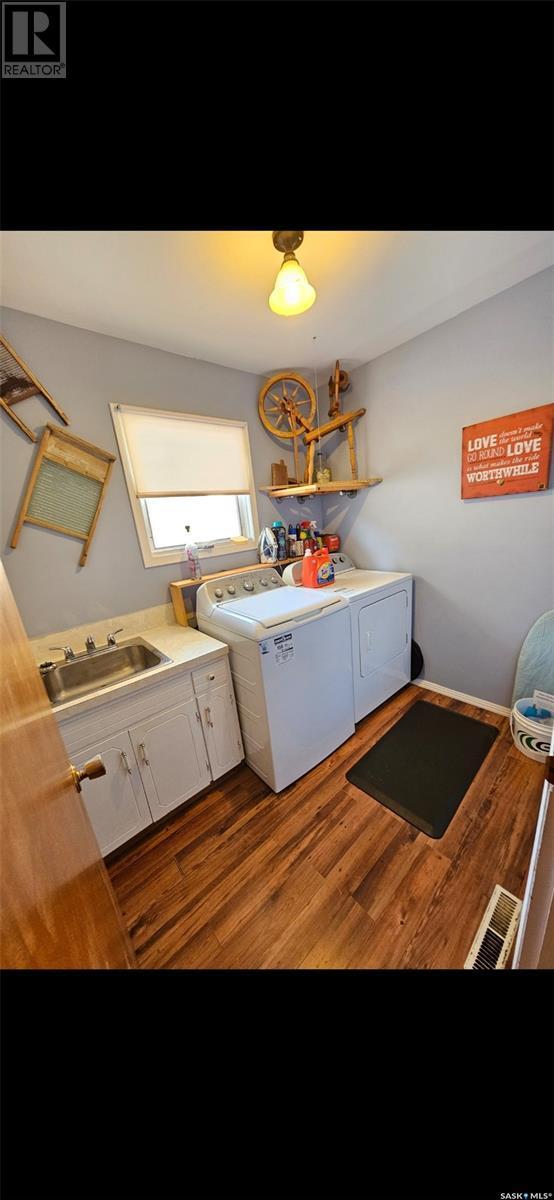 












432 E Road Allowance

,
Leader,




Saskatchewan
S0N1H0

