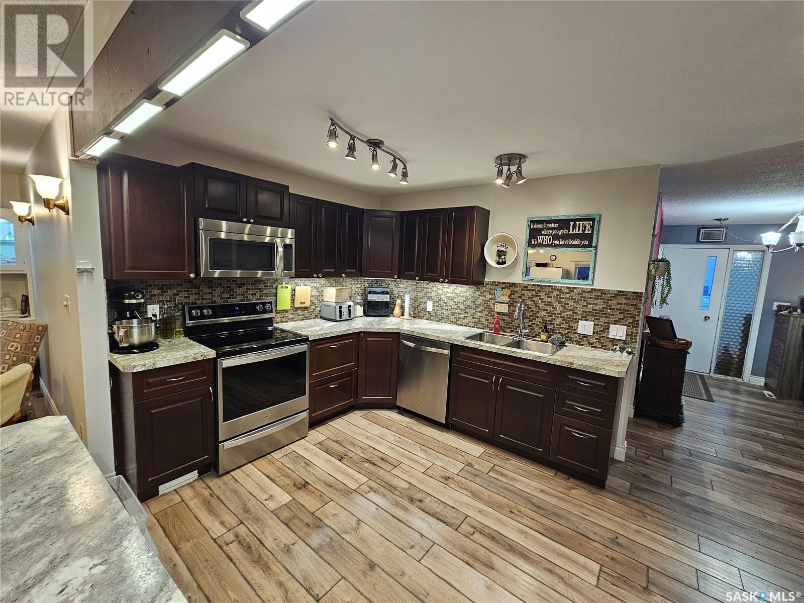 












432 E Road Allowance

,
Leader,




Saskatchewan
S0N1H0

