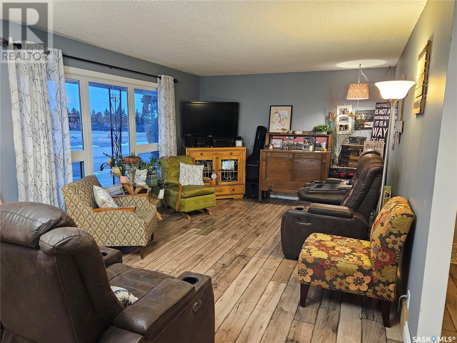 












432 E Road Allowance

,
Leader,




Saskatchewan
S0N1H0

