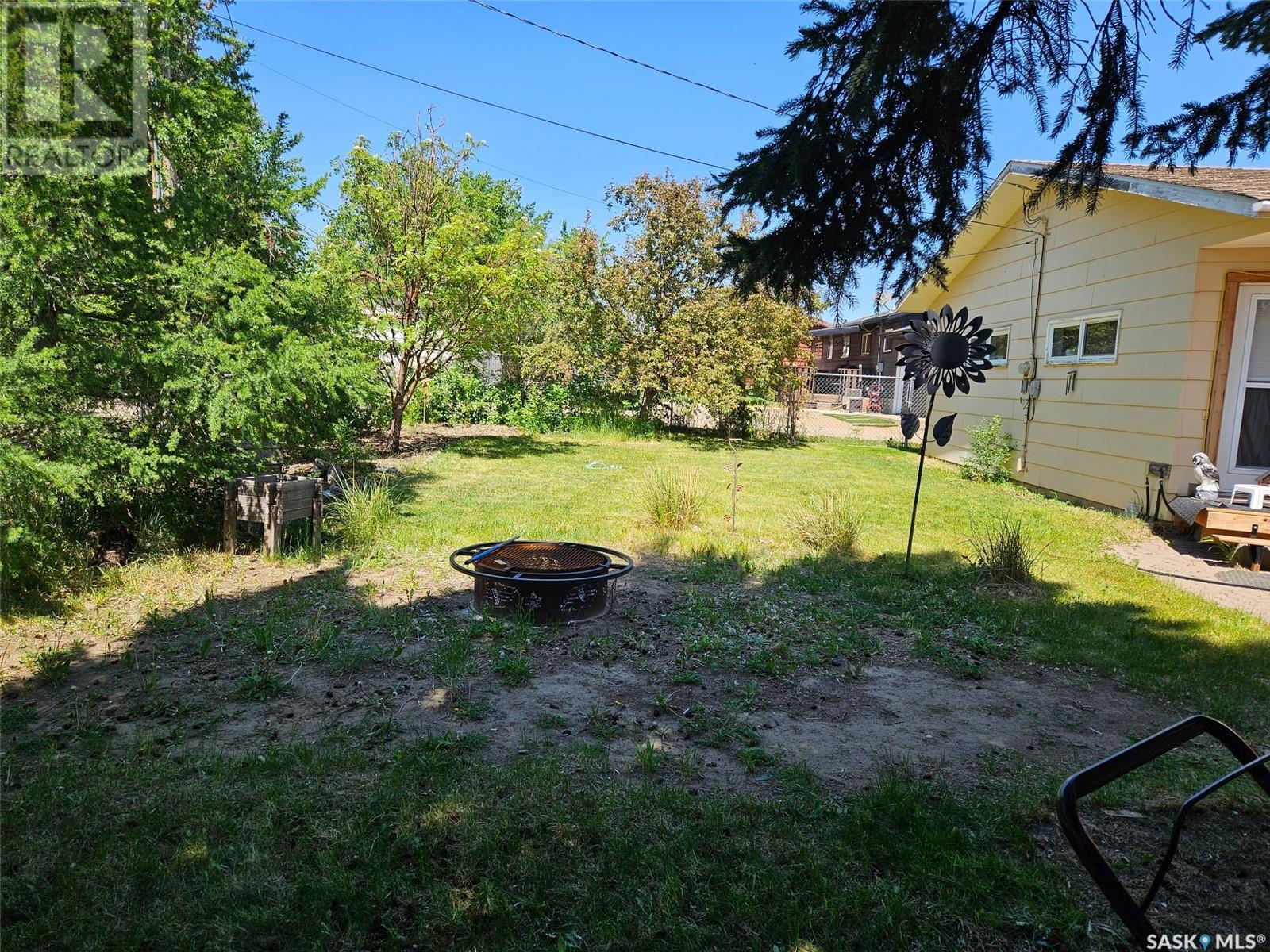 












432 E Road Allowance

,
Leader,




Saskatchewan
S0N1H0


