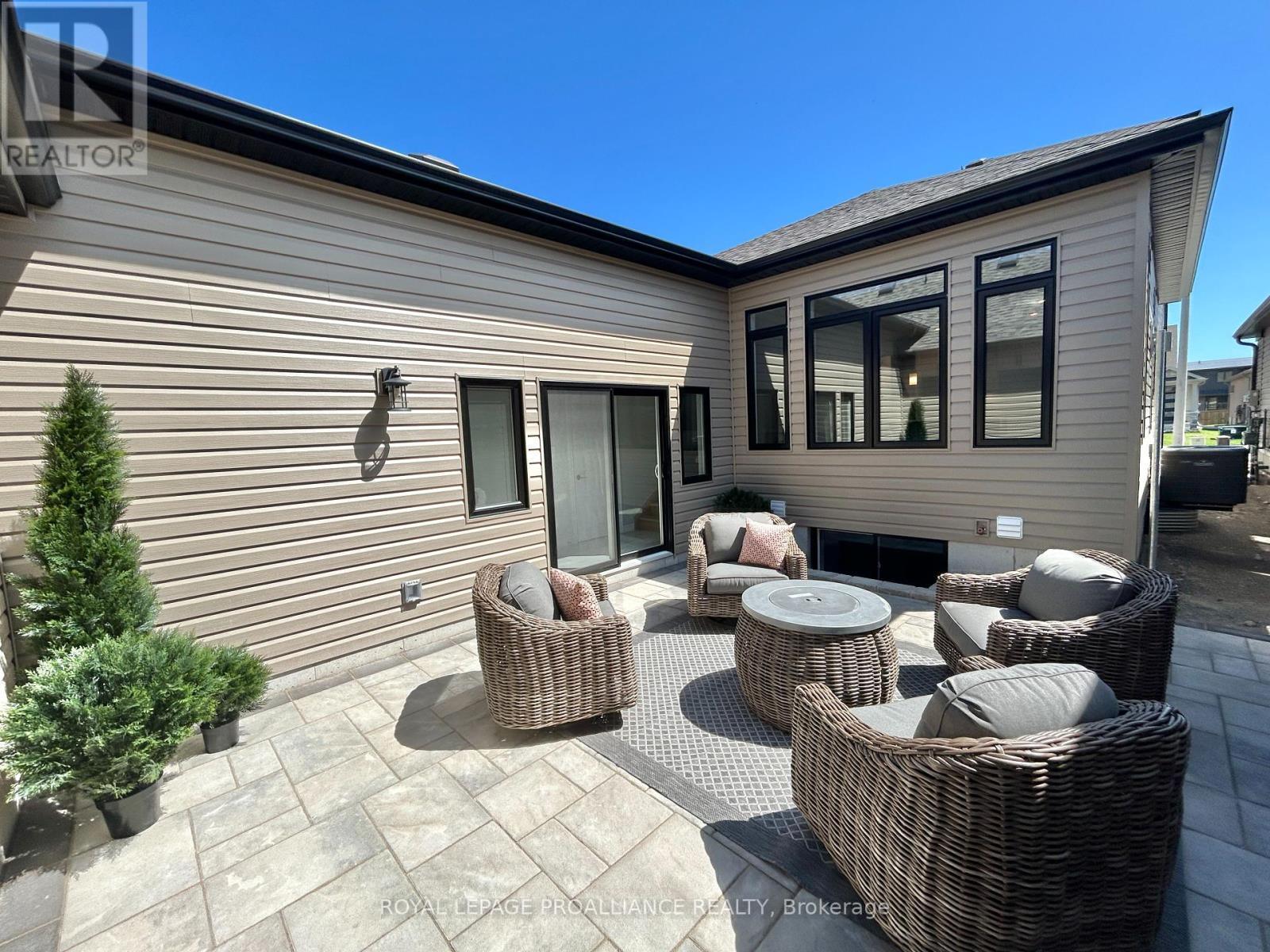 












79 ATHABASKA DRIVE

,
Belleville (Thurlow Ward),




Ontario
K8N0T1


