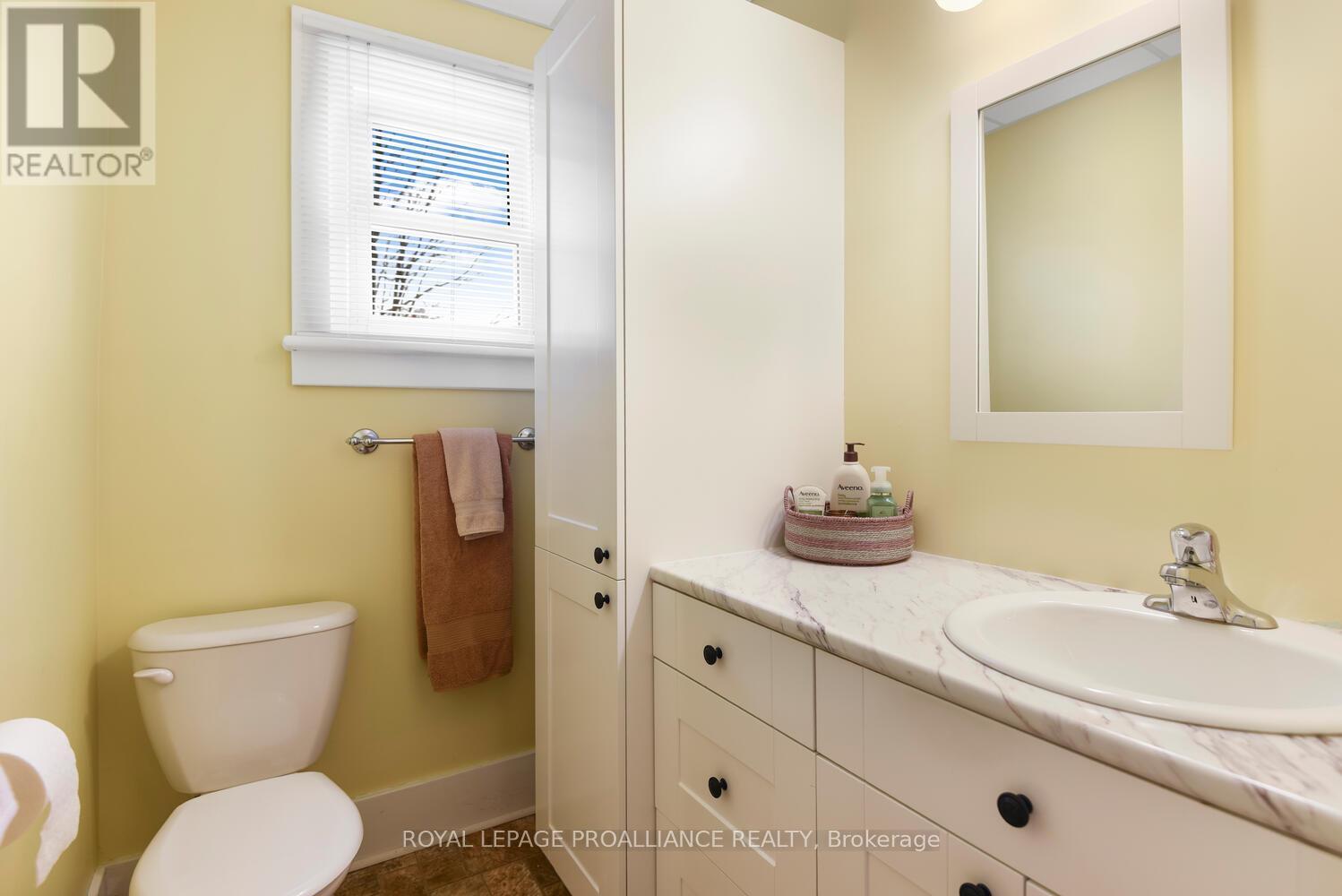 












250 KING STREET E

,
Brockville,




Ontario
K6V1C7

