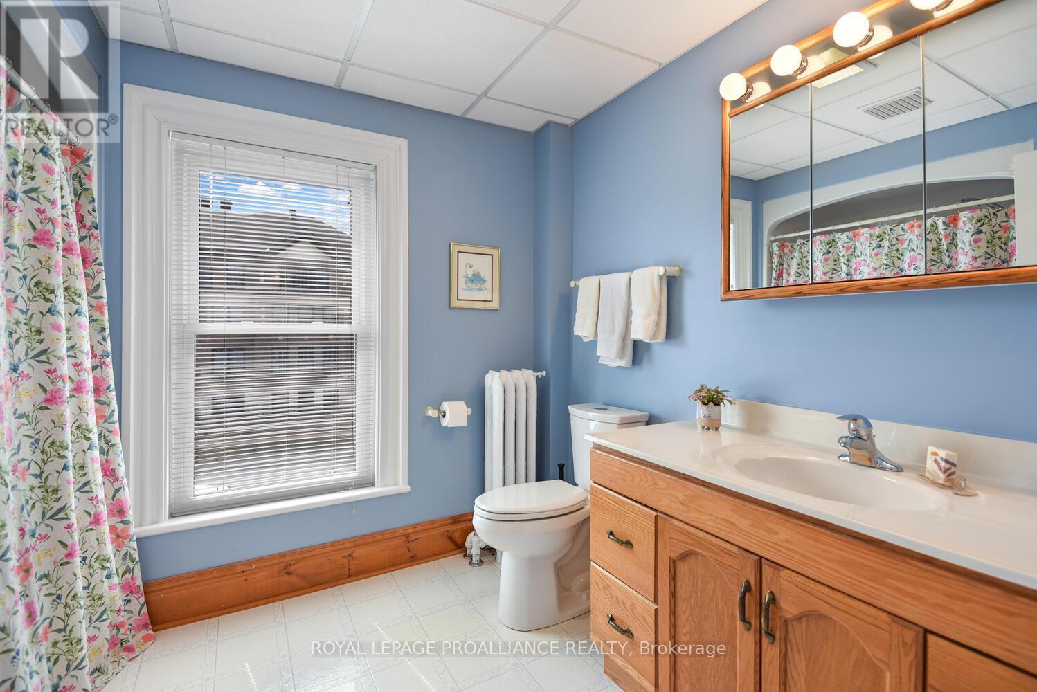 












250 KING STREET E

,
Brockville,




Ontario
K6V1C7

