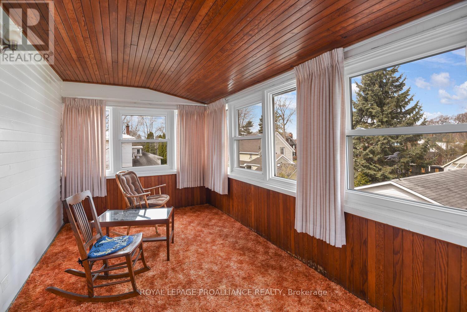 












250 KING STREET E

,
Brockville,




Ontario
K6V1C7

