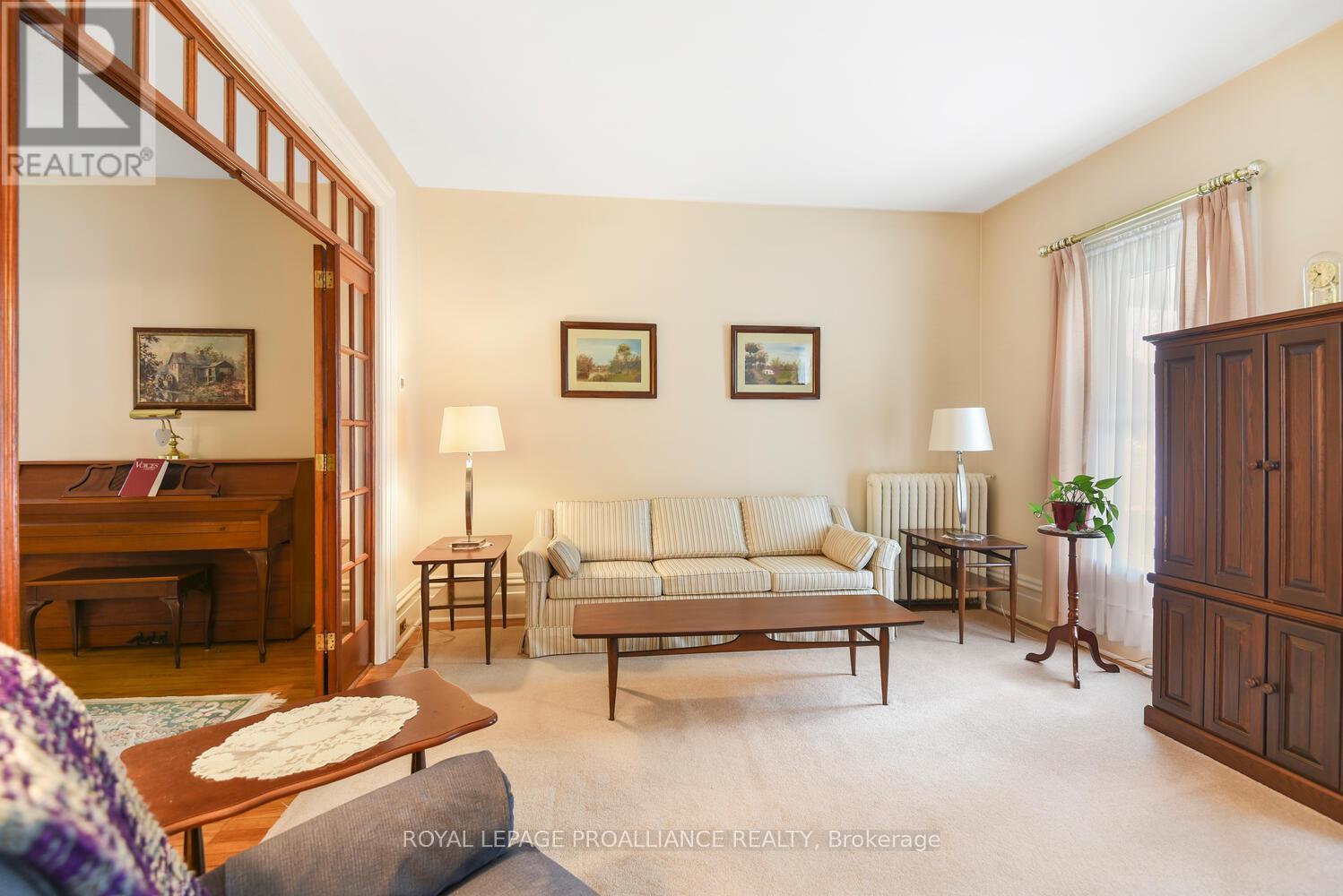 












250 KING STREET E

,
Brockville,




Ontario
K6V1C7

