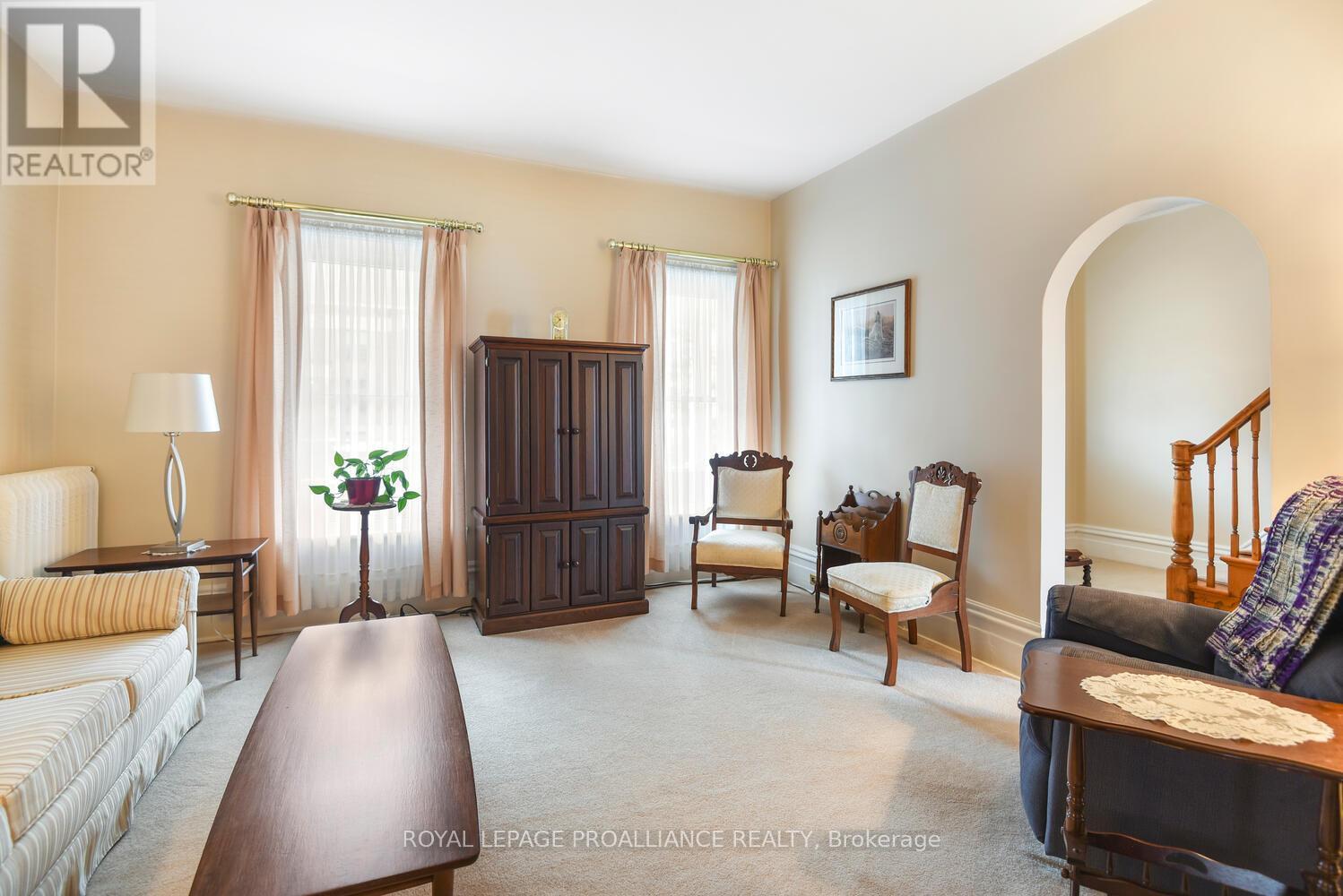 












250 KING STREET E

,
Brockville,




Ontario
K6V1C7


