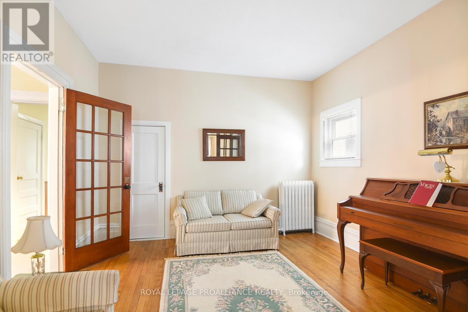 












250 KING STREET E

,
Brockville,




Ontario
K6V1C7

