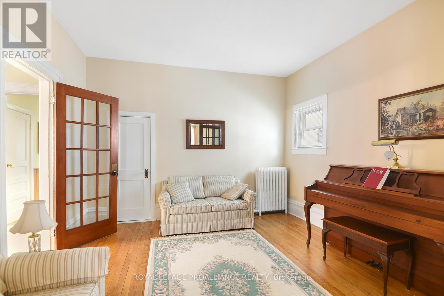 












250 KING STREET E

,
Brockville,




Ontario
K6V1C7

