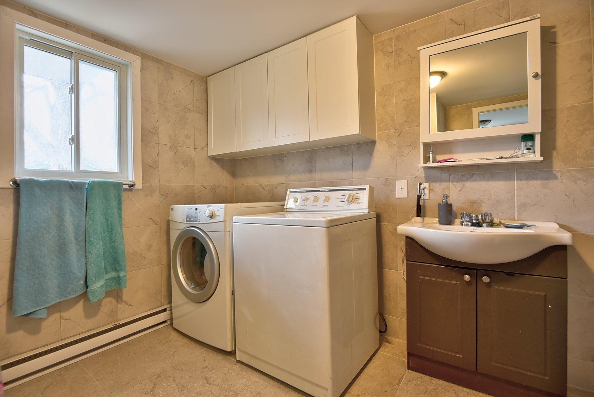 









168

 - 170


Rue Lévis

,
Joliette,




QC
J6E2N6

