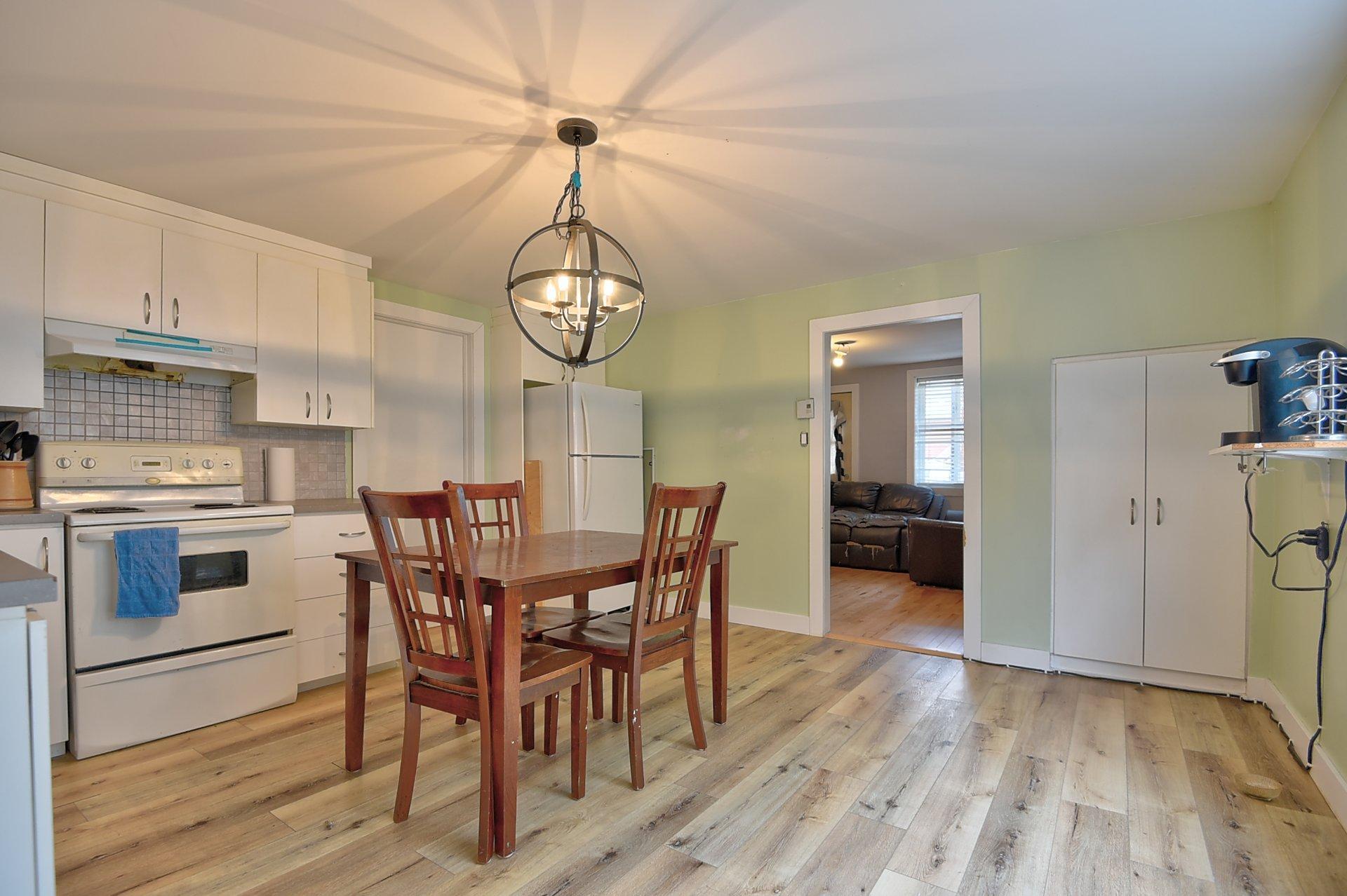 









168

 - 170


Rue Lévis

,
Joliette,




QC
J6E2N6


