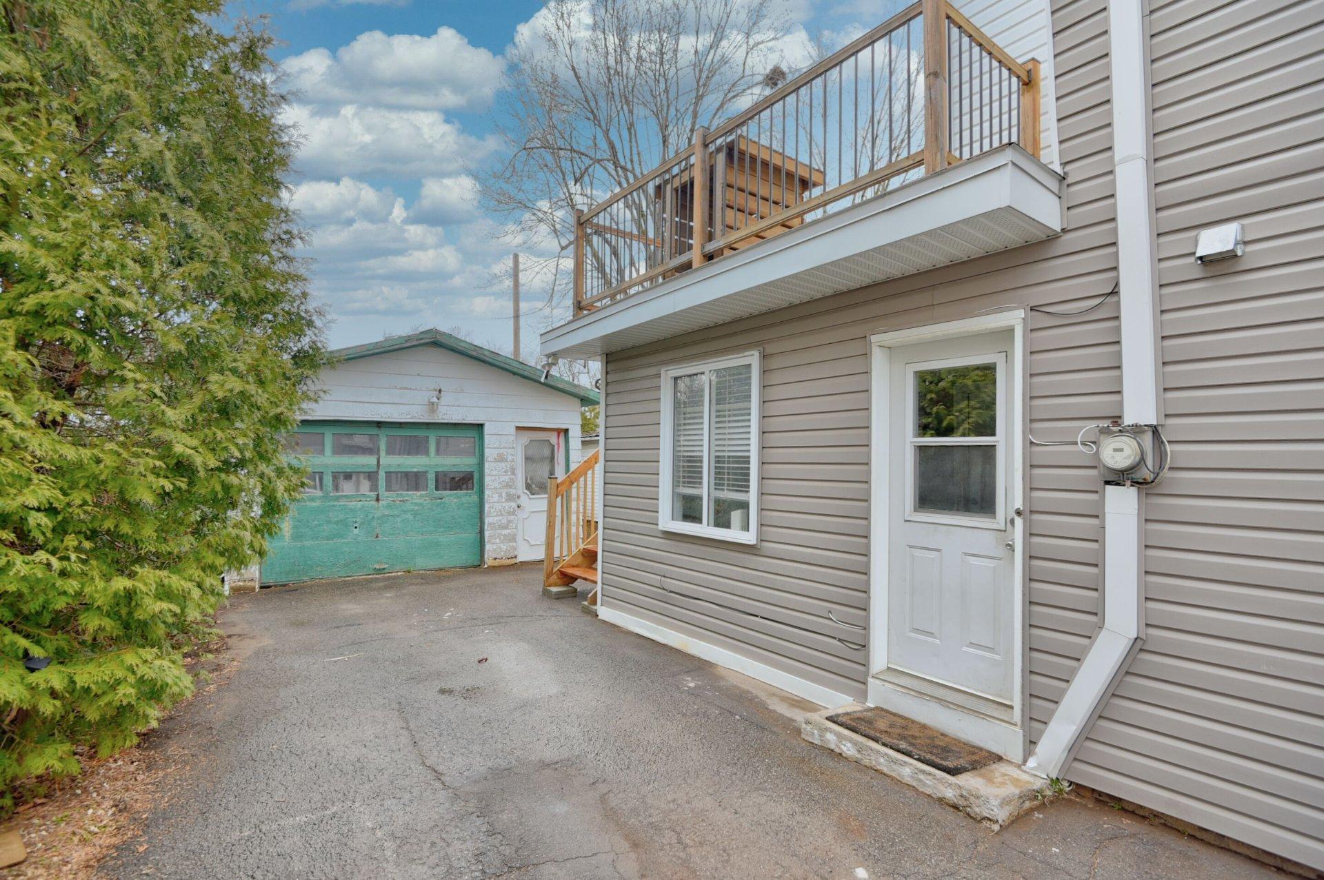 









168

 - 170


Rue Lévis

,
Joliette,




QC
J6E2N6

