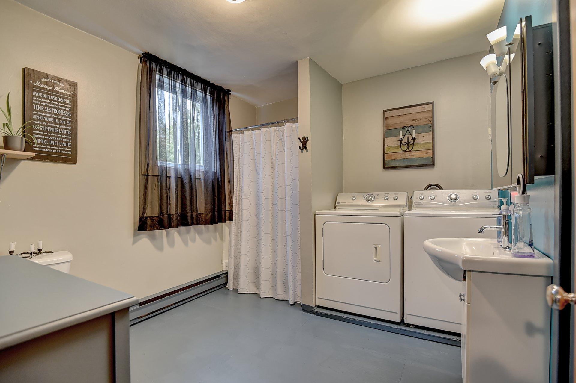 









168

 - 170


Rue Lévis

,
Joliette,




QC
J6E2N6

