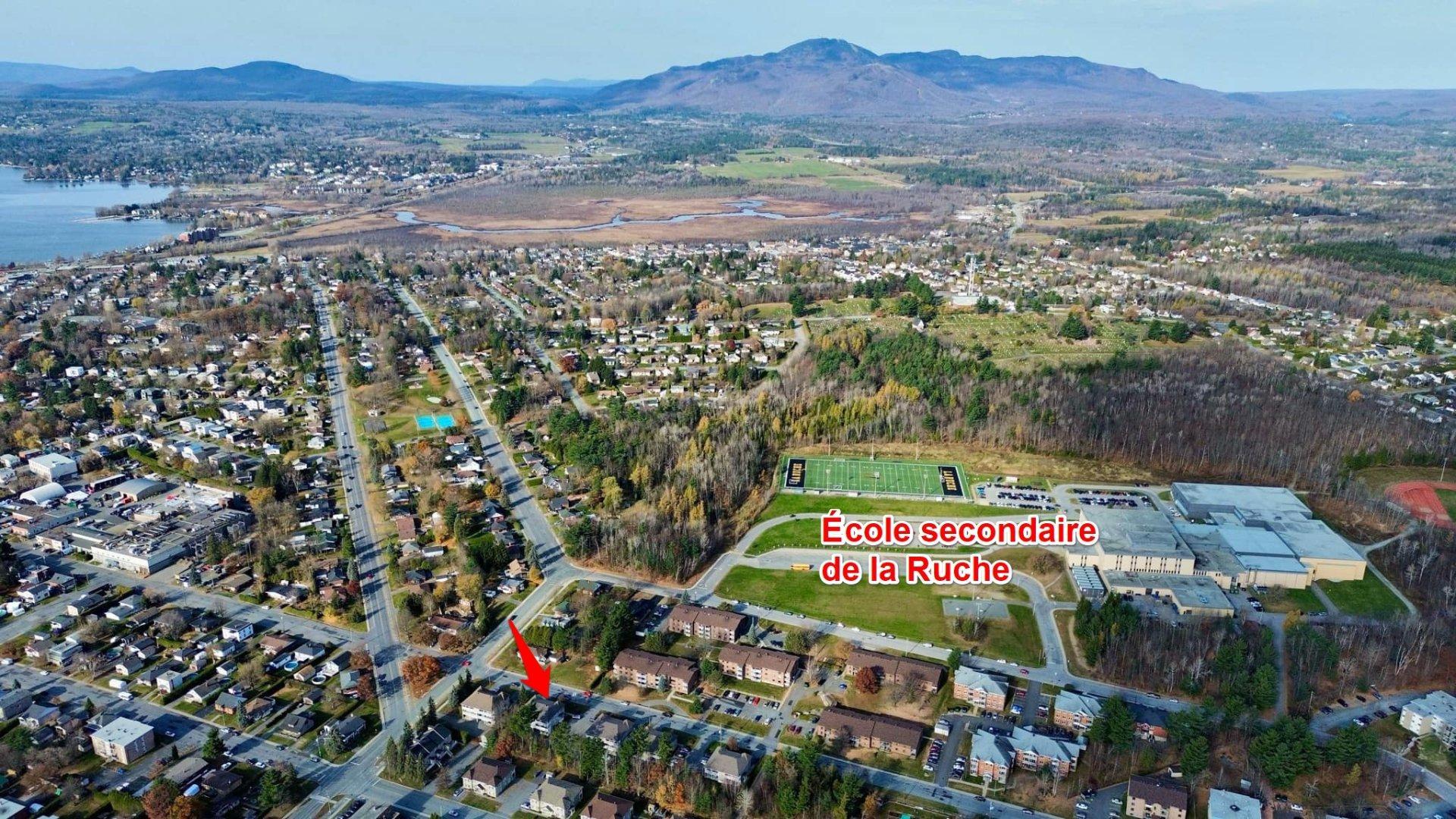 









1068


Rue Champlain

,
Magog,




QC
J1X3X8

