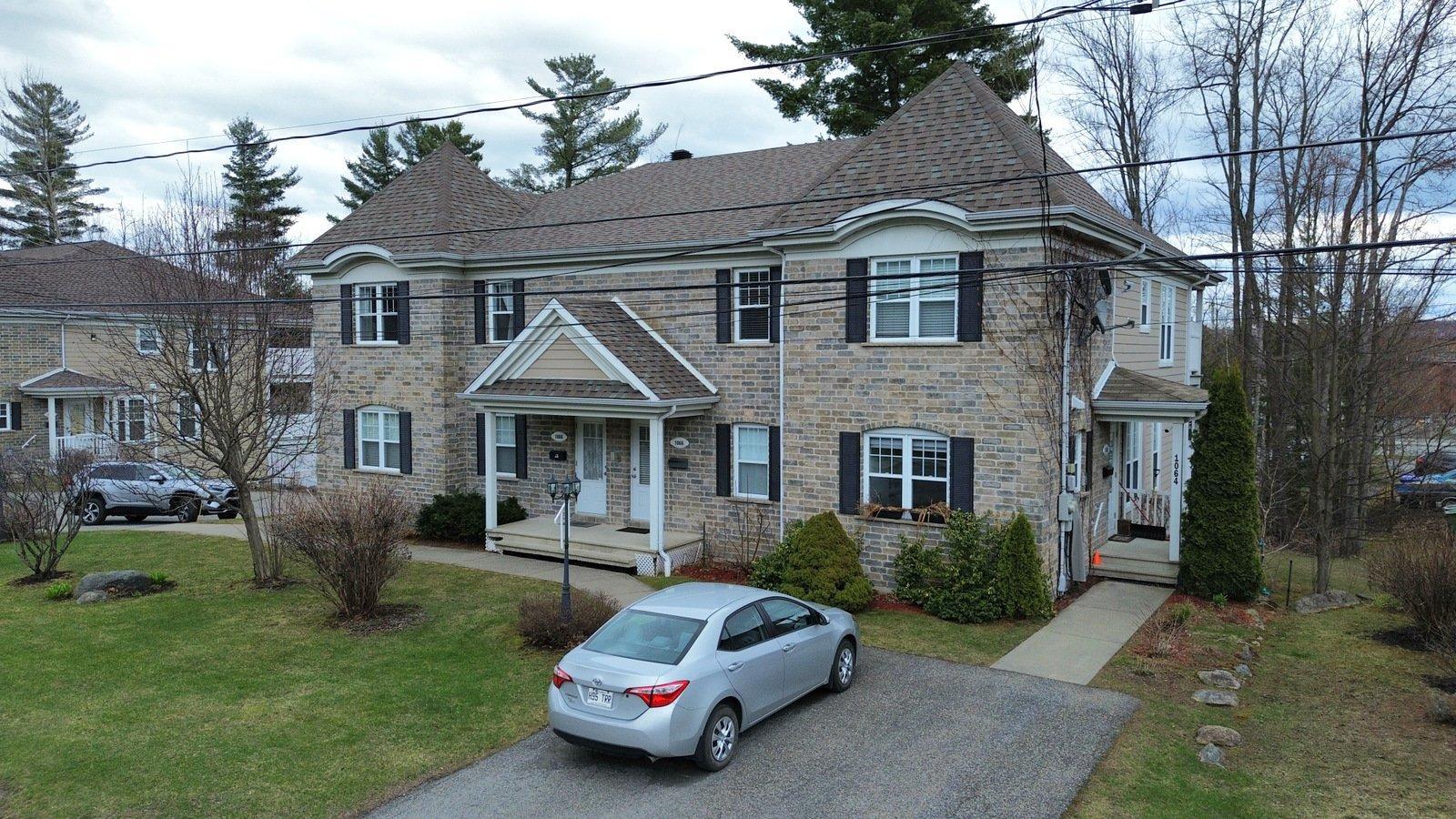 









1068


Rue Champlain

,
Magog,




QC
J1X3X8

