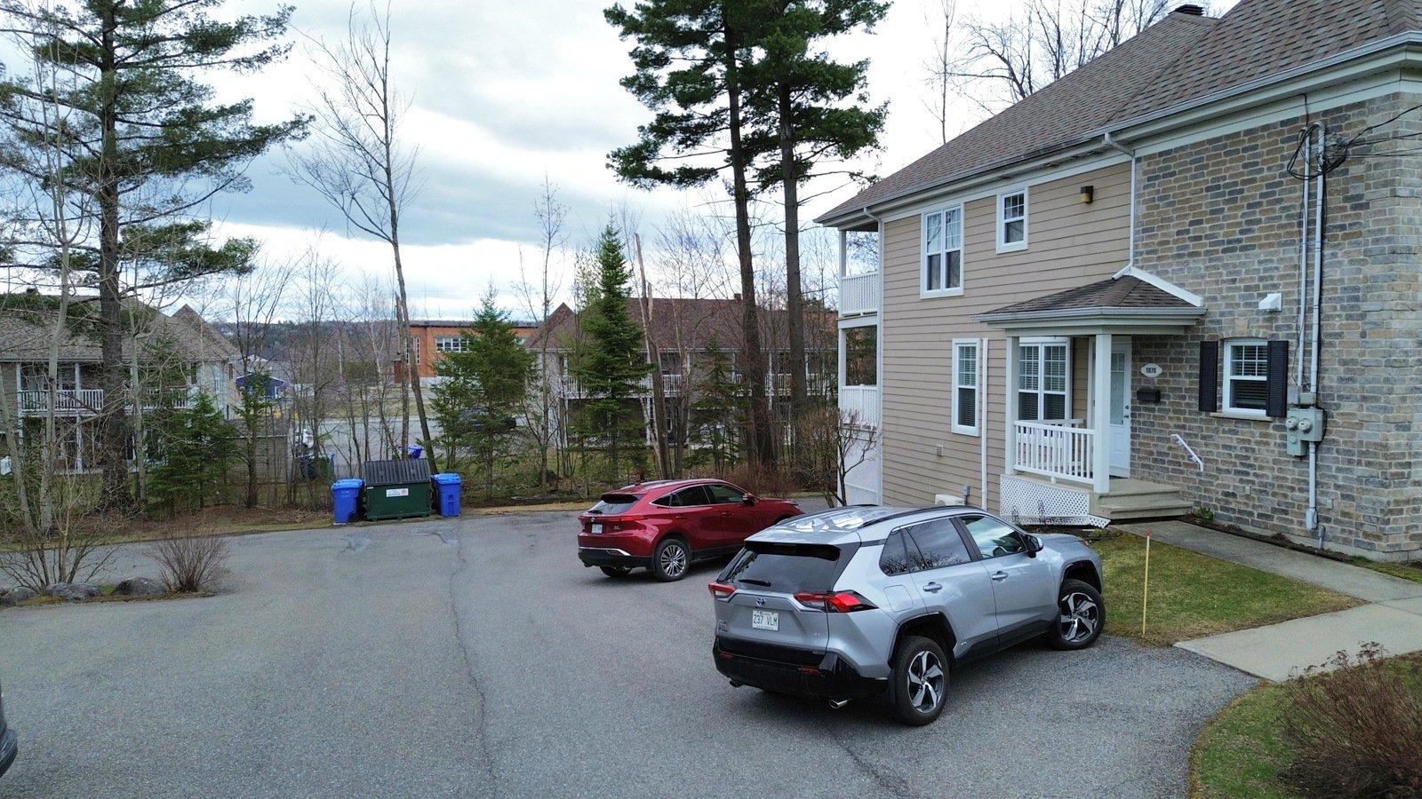 









1068


Rue Champlain

,
Magog,




QC
J1X3X8

