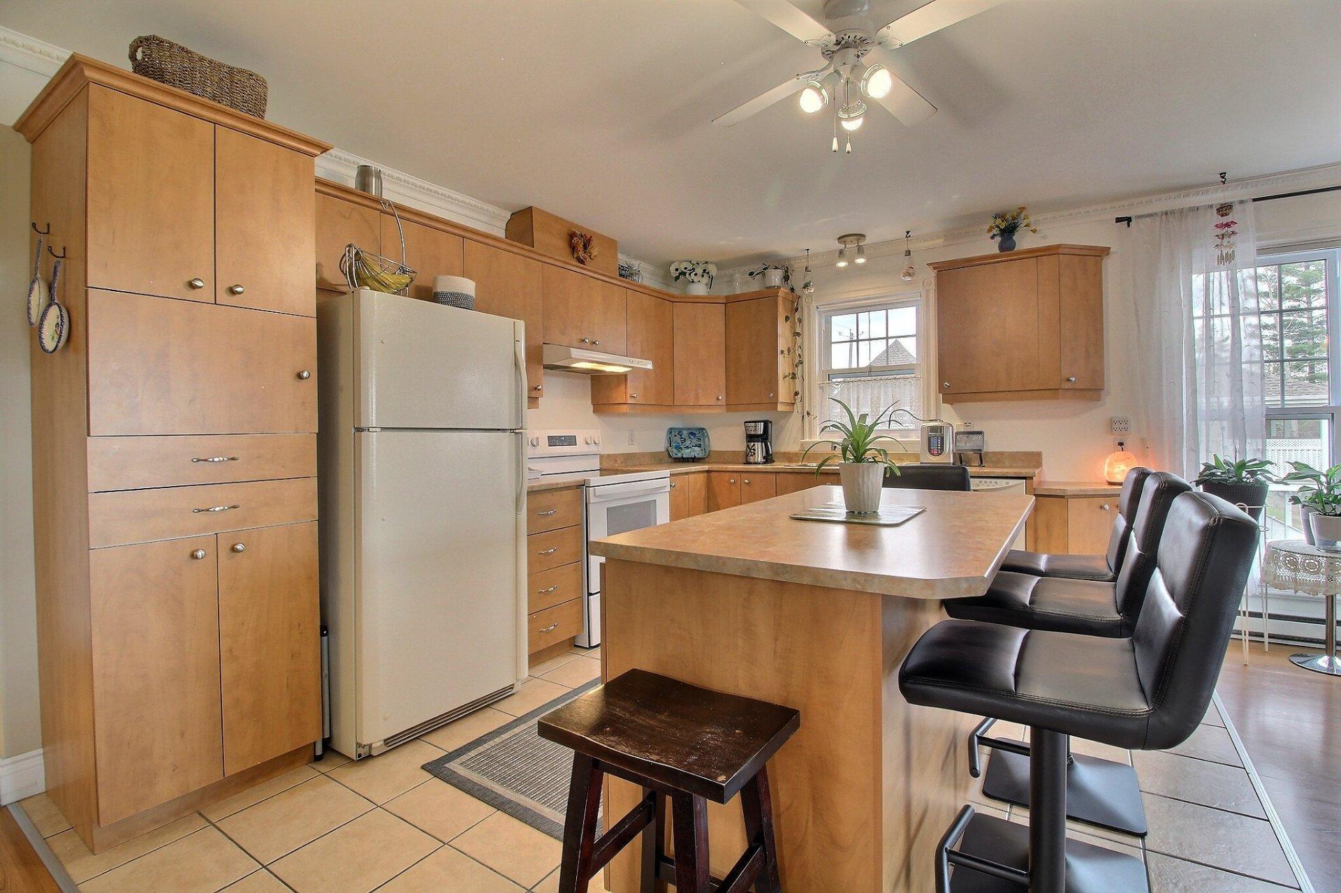 









1068


Rue Champlain

,
Magog,




QC
J1X3X8

