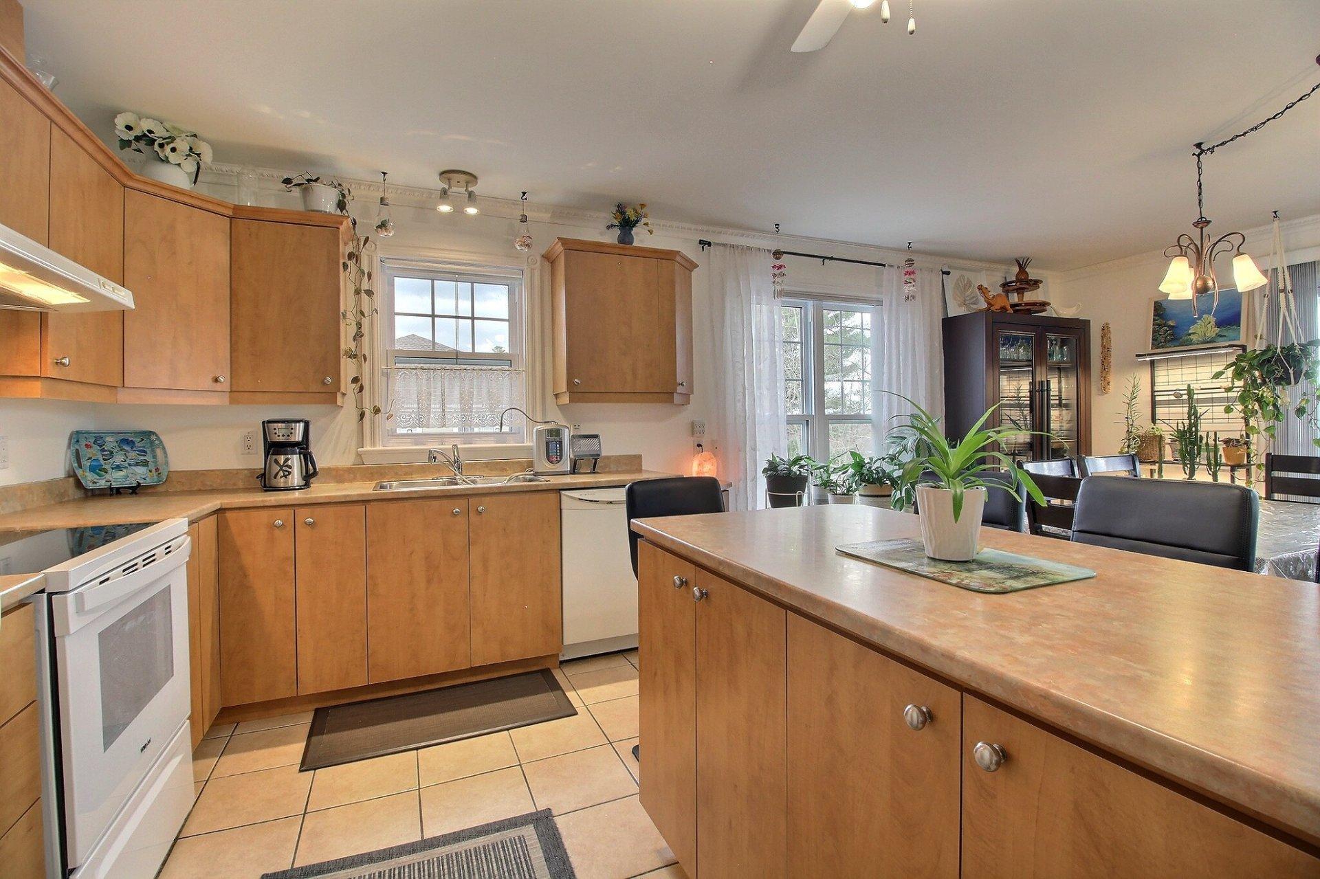 









1068


Rue Champlain

,
Magog,




QC
J1X3X8

