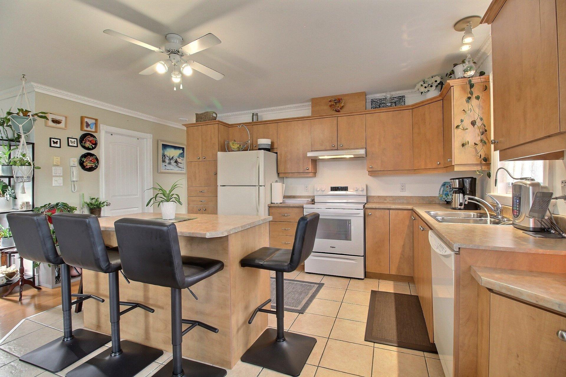 









1068


Rue Champlain

,
Magog,




QC
J1X3X8

