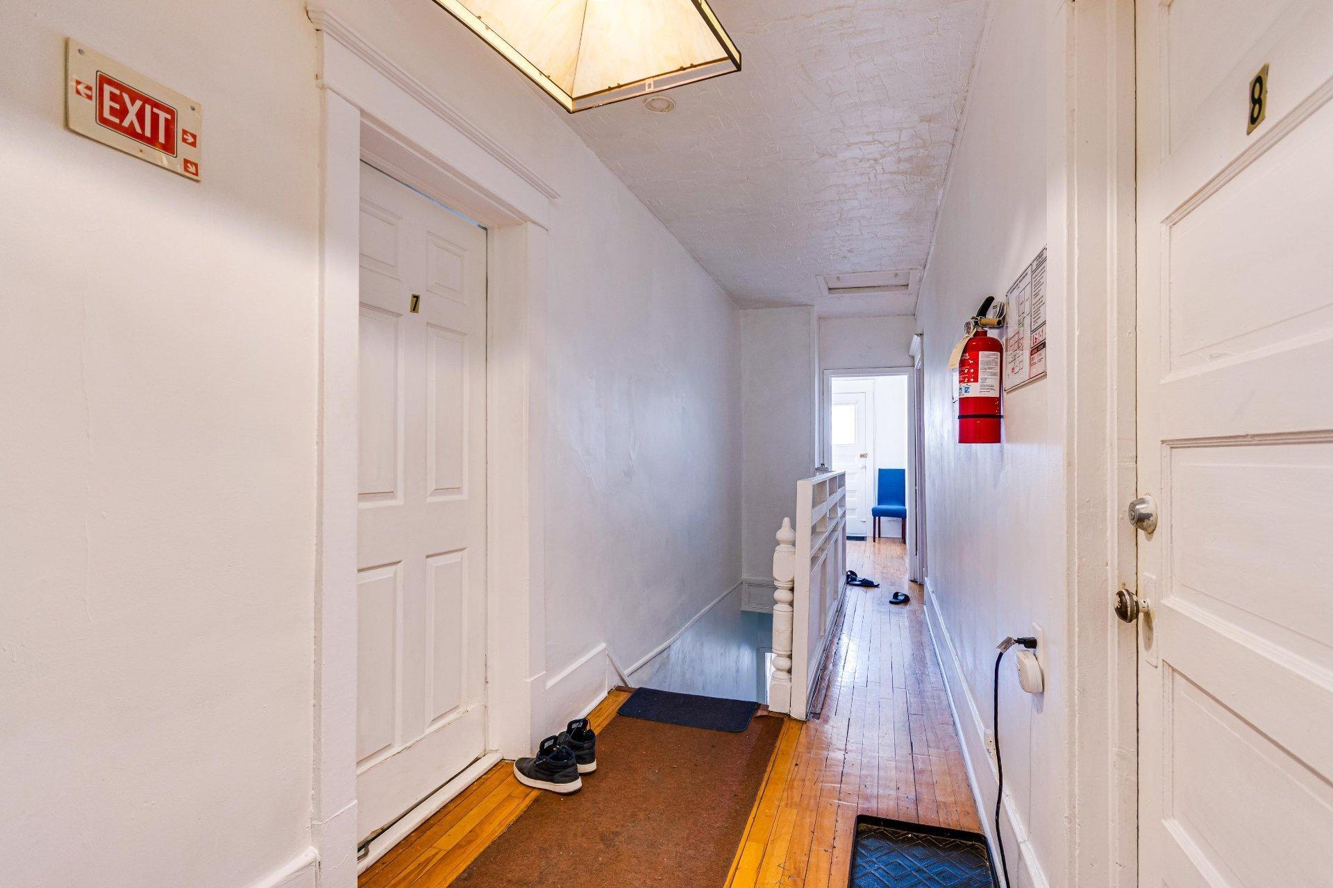 









7Z


Rue Montpetit

,
Gatineau (Hull),




QC
J8Y4Z6

