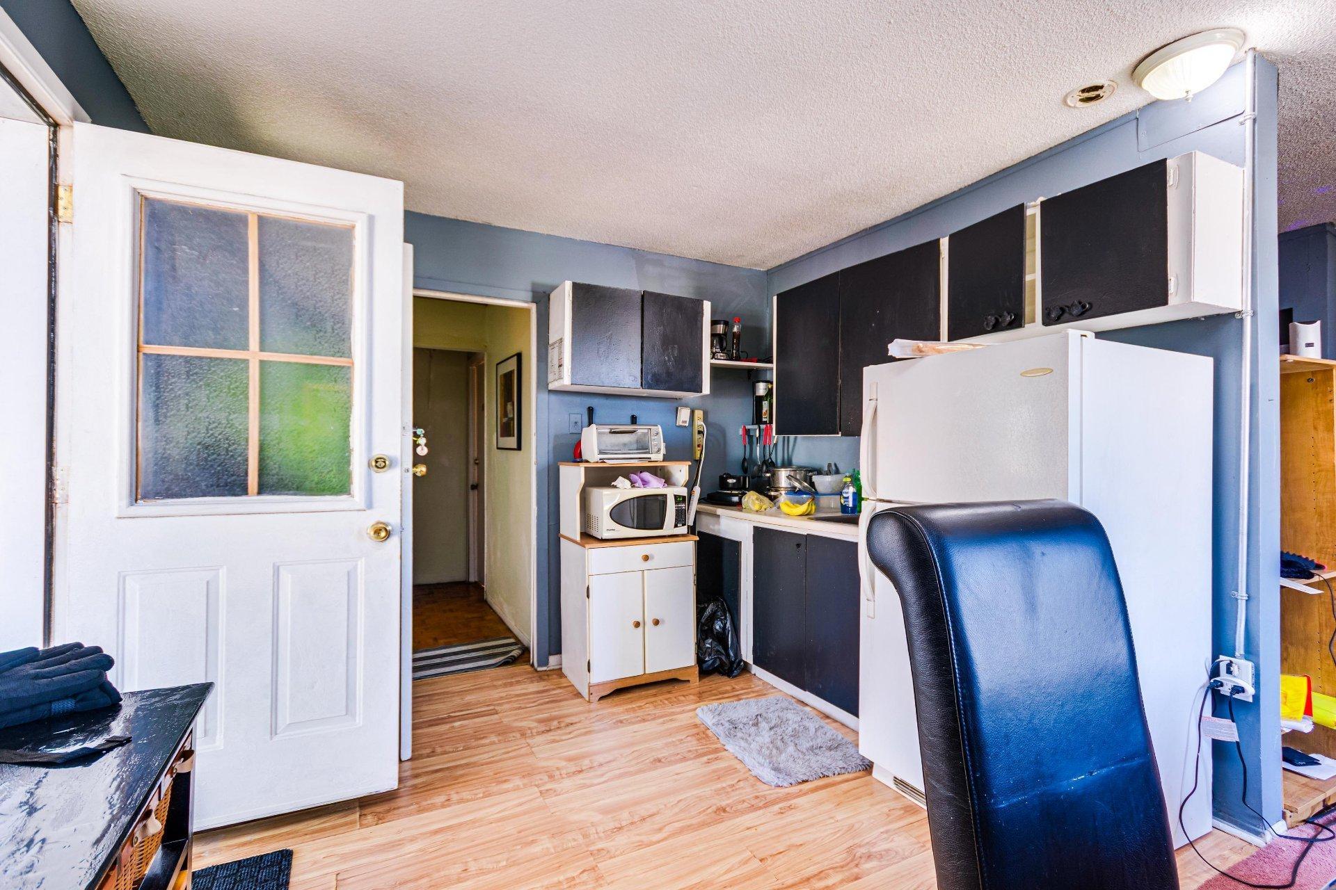 









7Z


Rue Montpetit

,
Gatineau (Hull),




QC
J8Y4Z6

