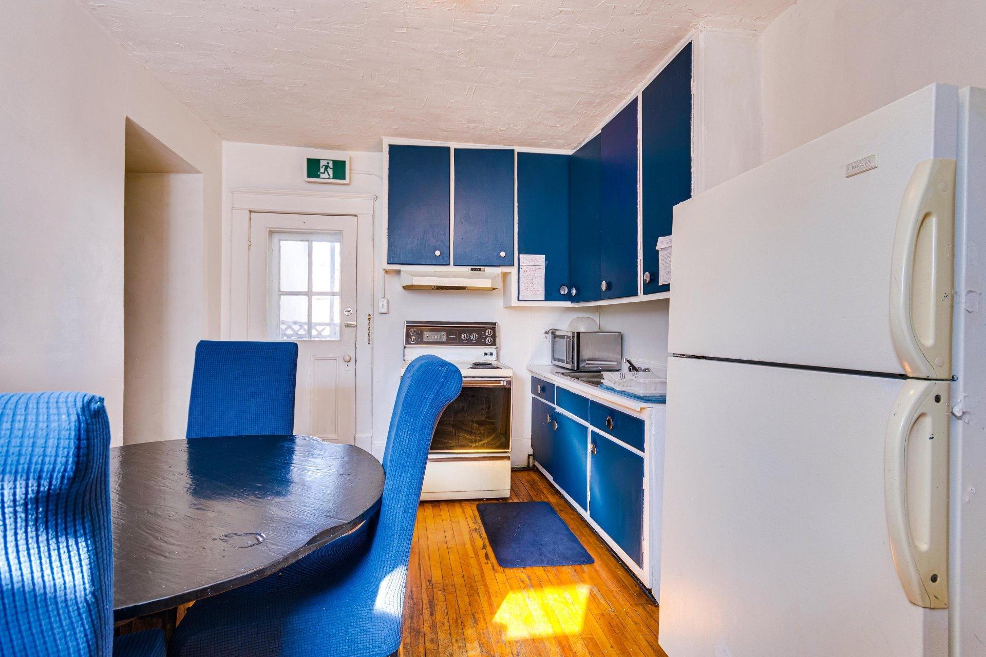 









7Z


Rue Montpetit

,
Gatineau (Hull),




QC
J8Y4Z6

