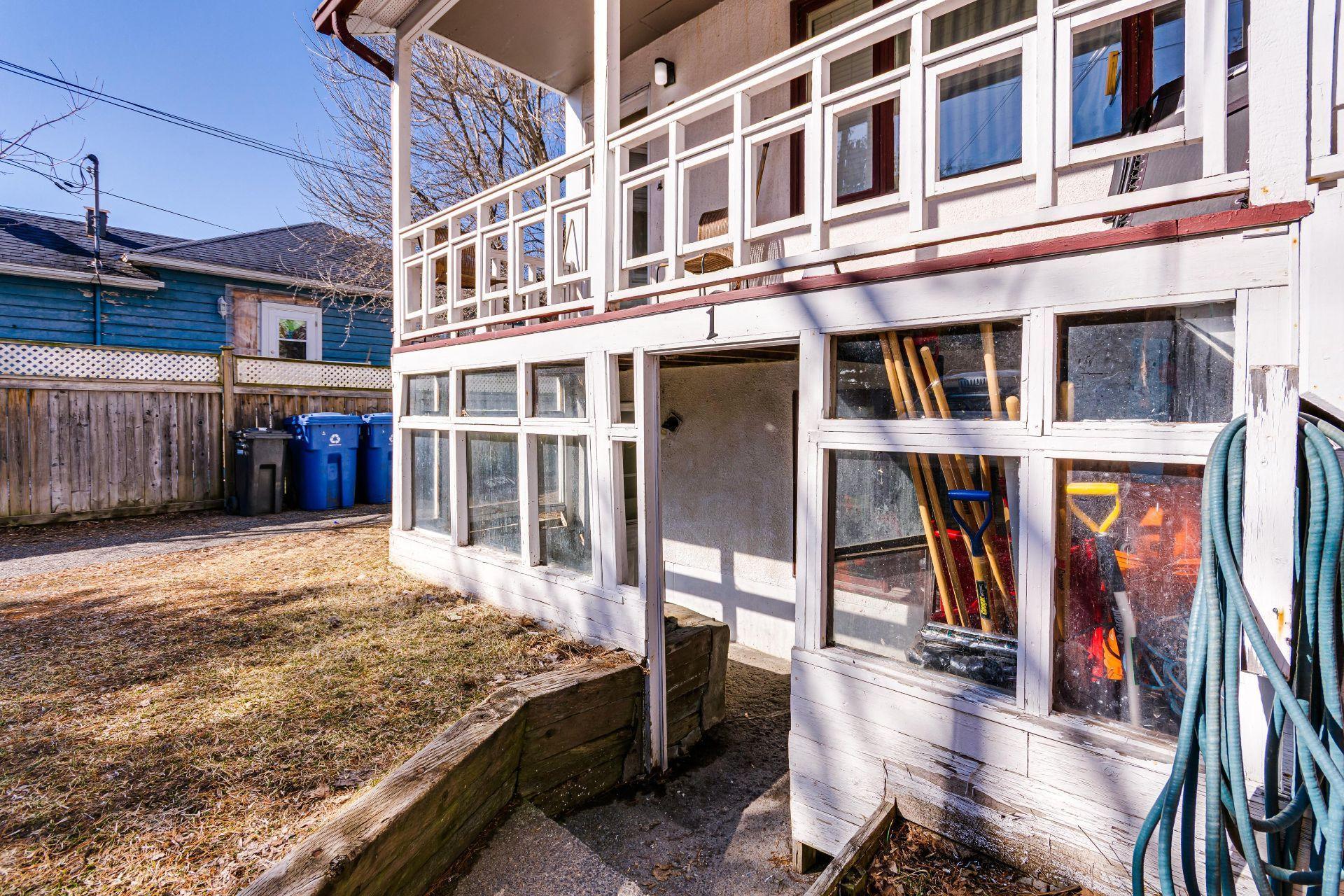 









7Z


Rue Montpetit

,
Gatineau (Hull),




QC
J8Y4Z6

