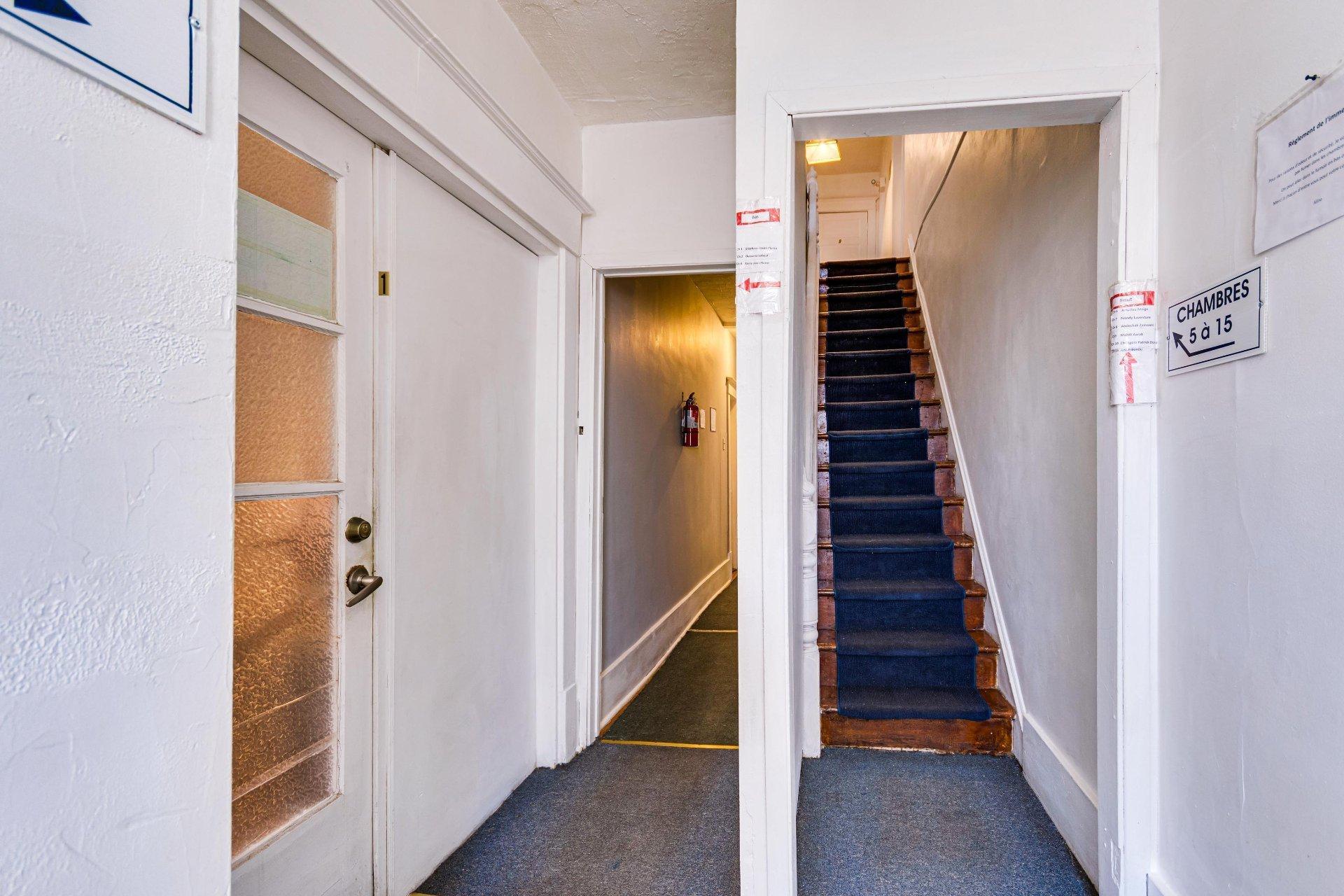 









7Z


Rue Montpetit

,
Gatineau (Hull),




QC
J8Y4Z6

