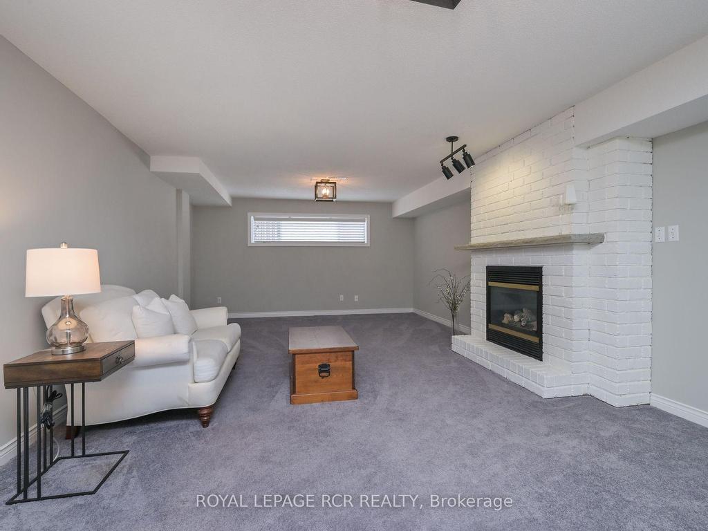 









6


Fortuna

Circle,
New Tecumseth,




ON
L9R 1Z3

