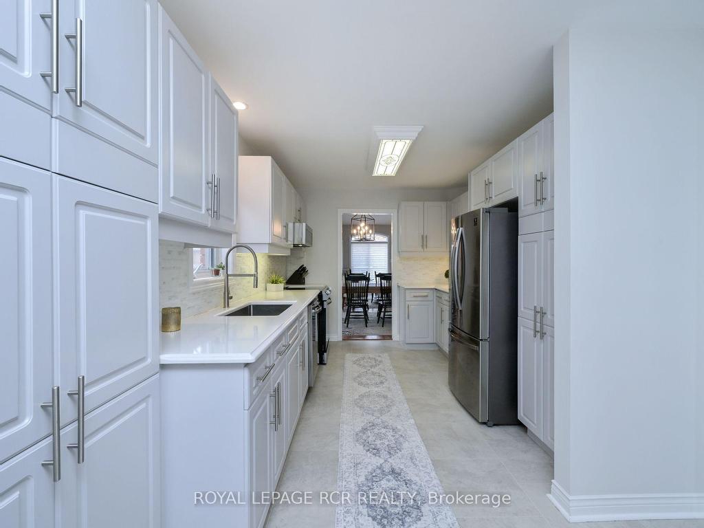 









6


Fortuna

Circle,
New Tecumseth,




ON
L9R 1Z3

