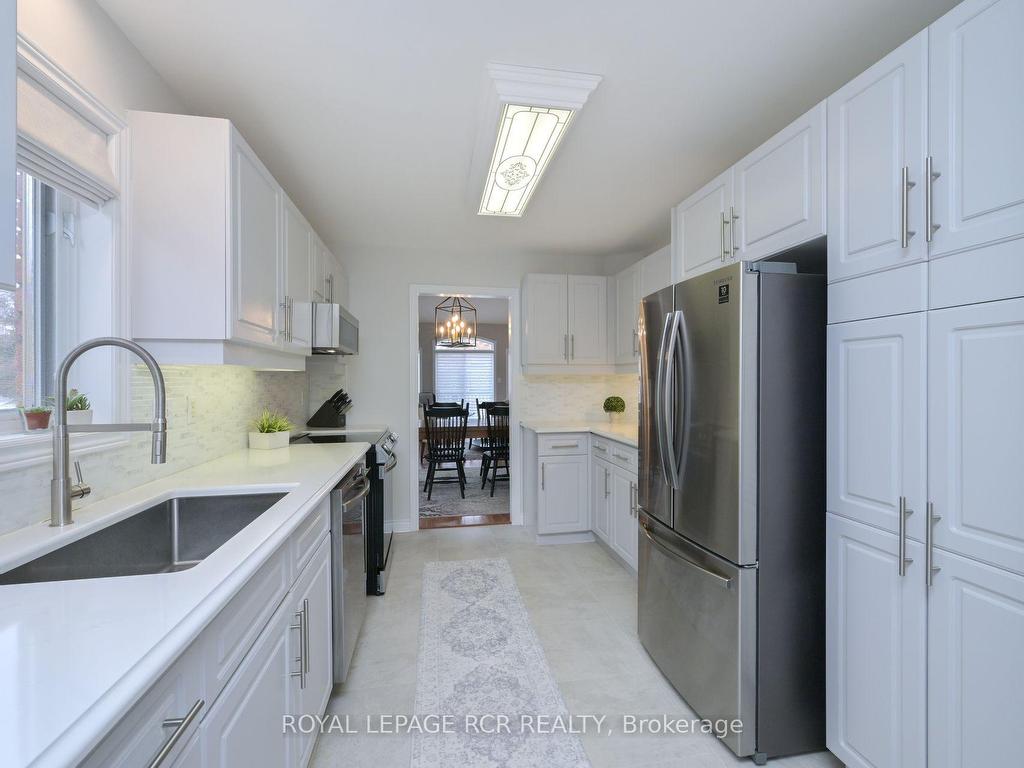 









6


Fortuna

Circle,
New Tecumseth,




ON
L9R 1Z3


