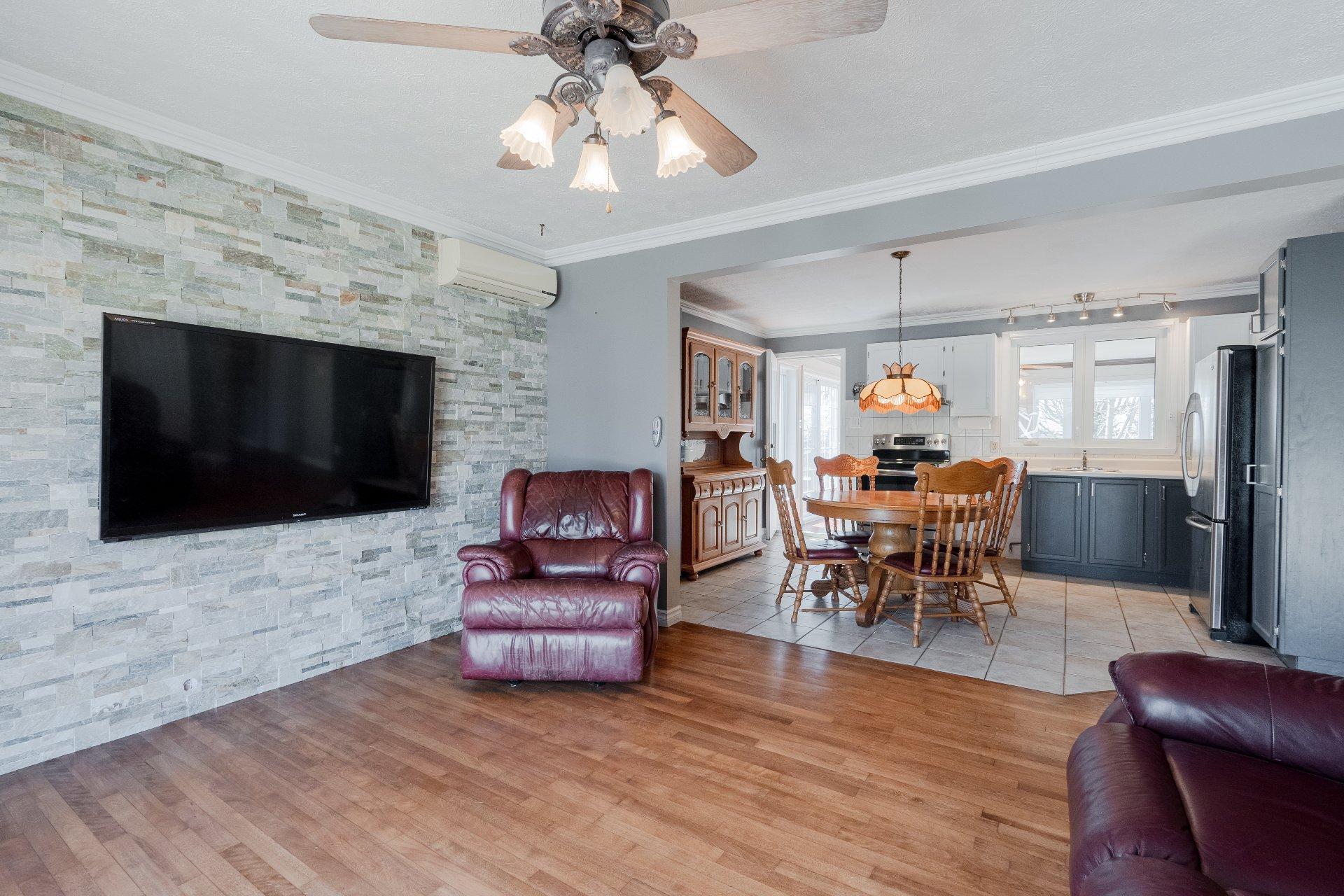 









2866


Rue des Zircons

,
Sherbrooke (Fleurimont),




QC
J1G4J3

