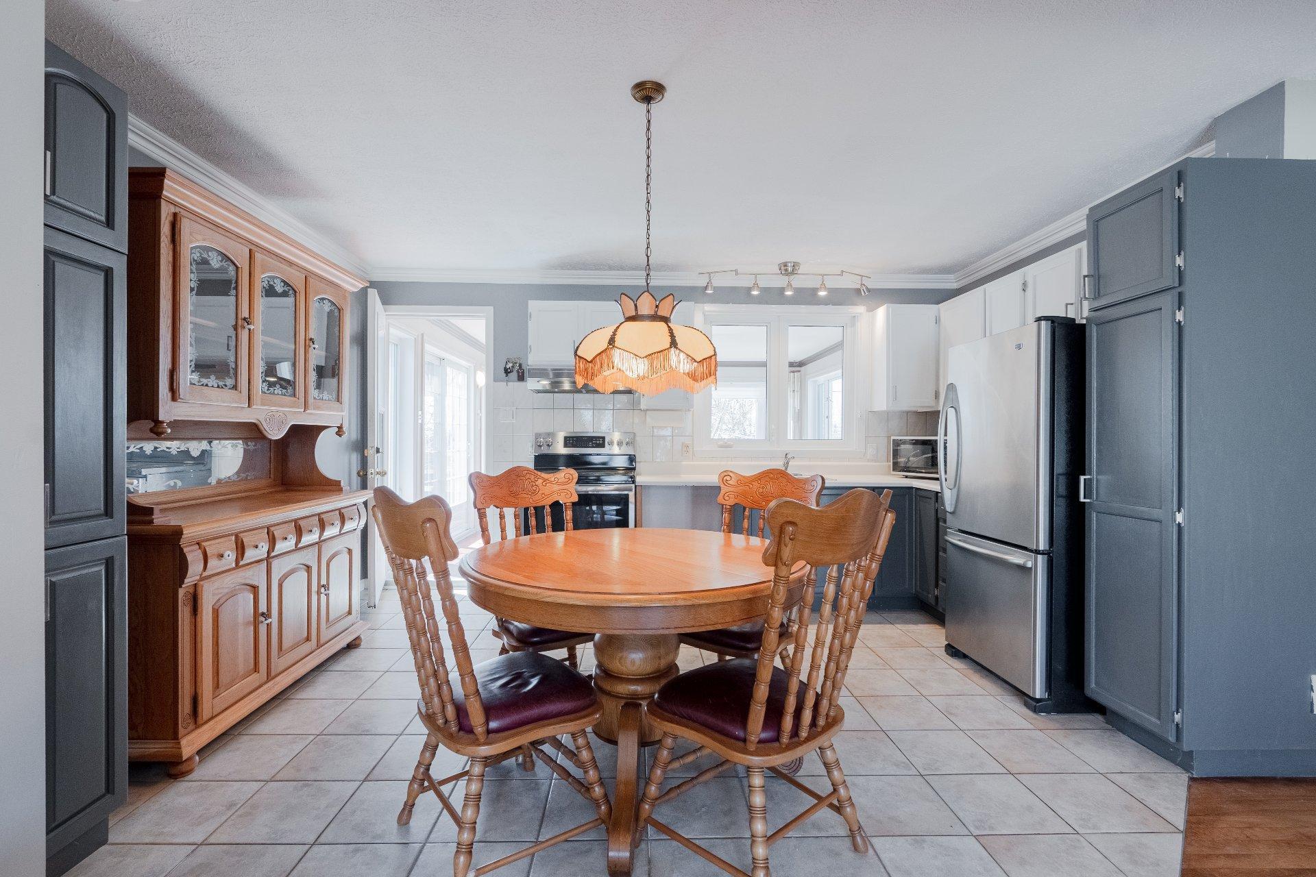 









2866


Rue des Zircons

,
Sherbrooke (Fleurimont),




QC
J1G4J3


