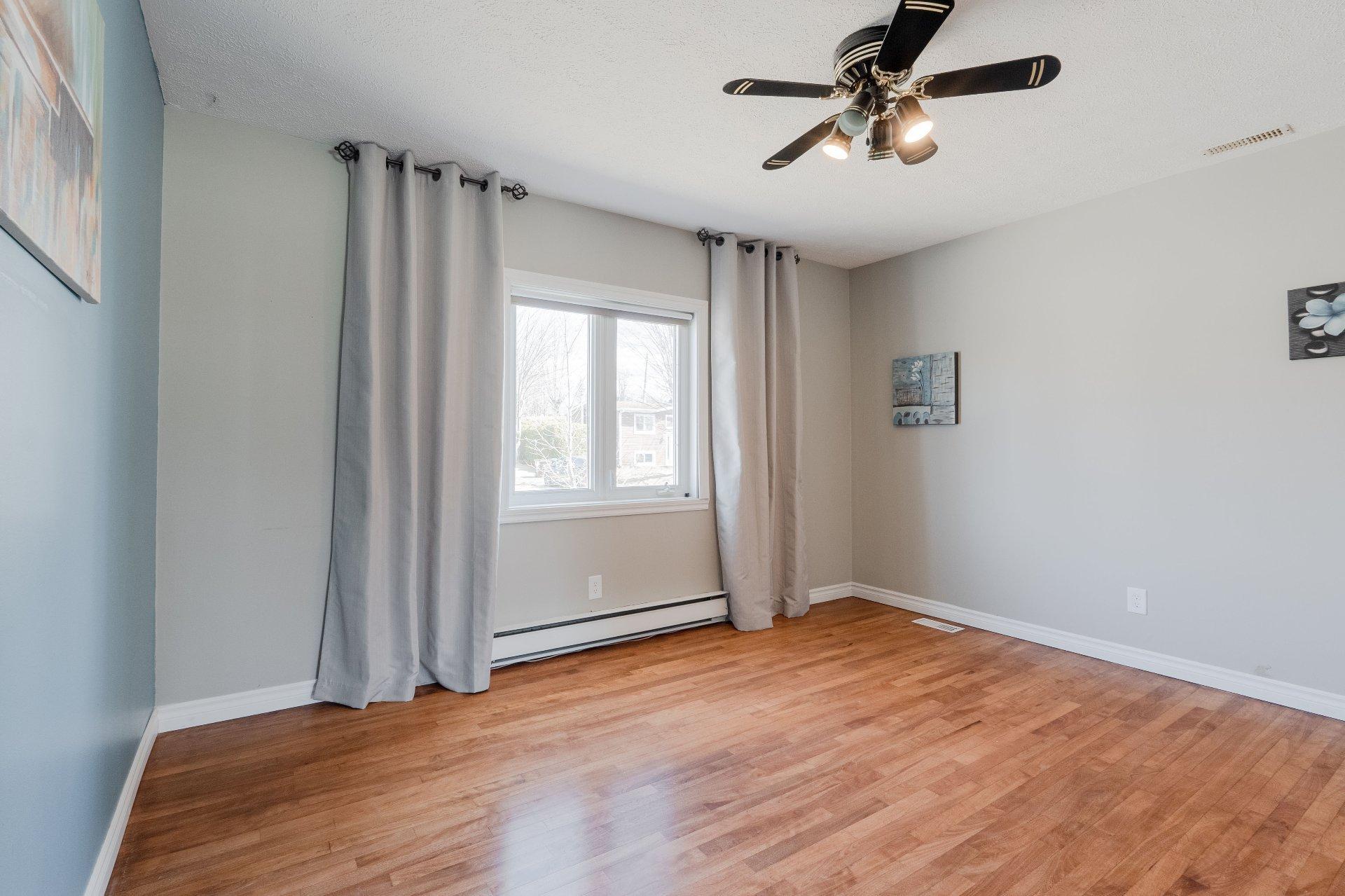 









2866


Rue des Zircons

,
Sherbrooke (Fleurimont),




QC
J1G4J3

