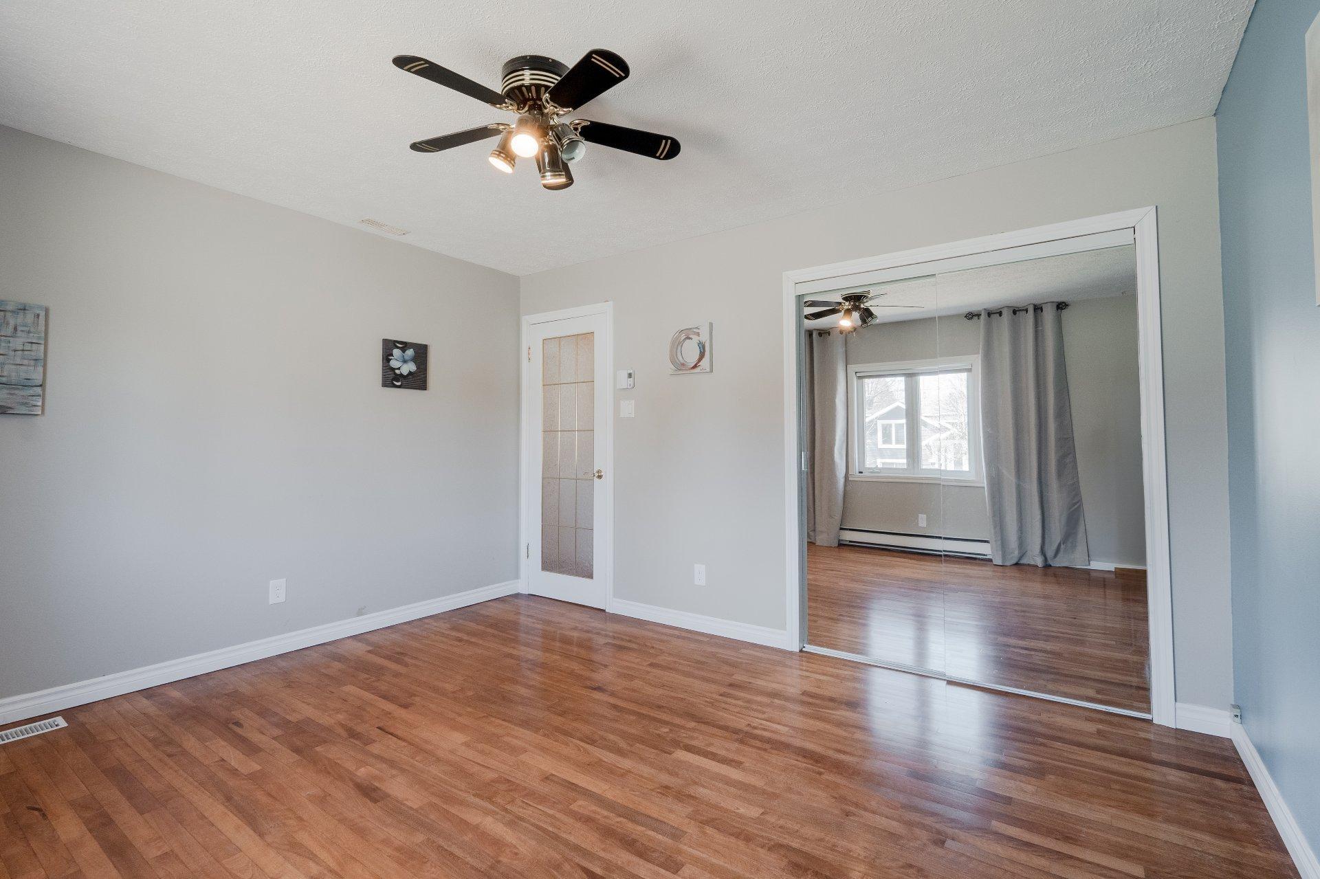 









2866


Rue des Zircons

,
Sherbrooke (Fleurimont),




QC
J1G4J3

