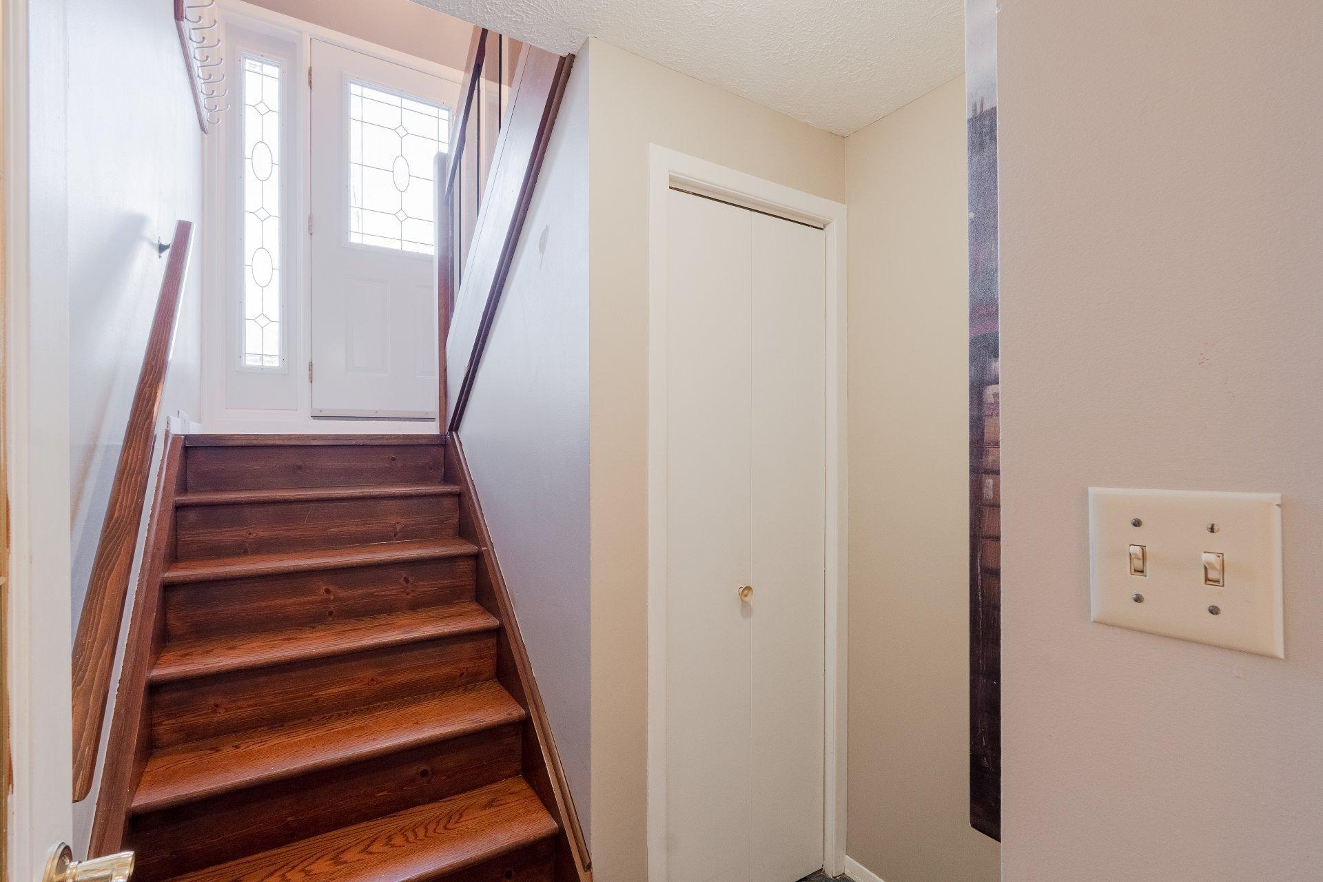 









2866


Rue des Zircons

,
Sherbrooke (Fleurimont),




QC
J1G4J3

