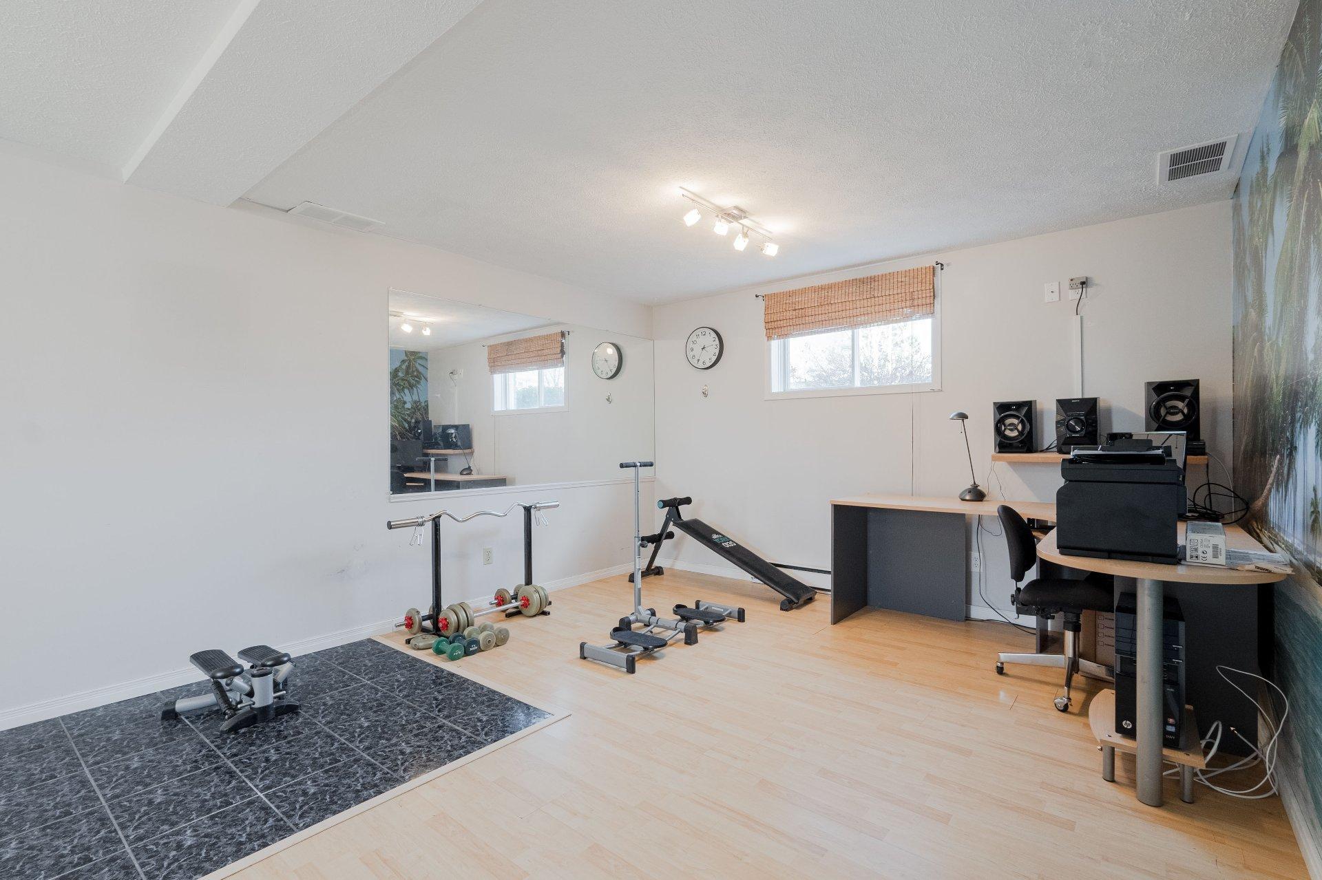 









2866


Rue des Zircons

,
Sherbrooke (Fleurimont),




QC
J1G4J3

